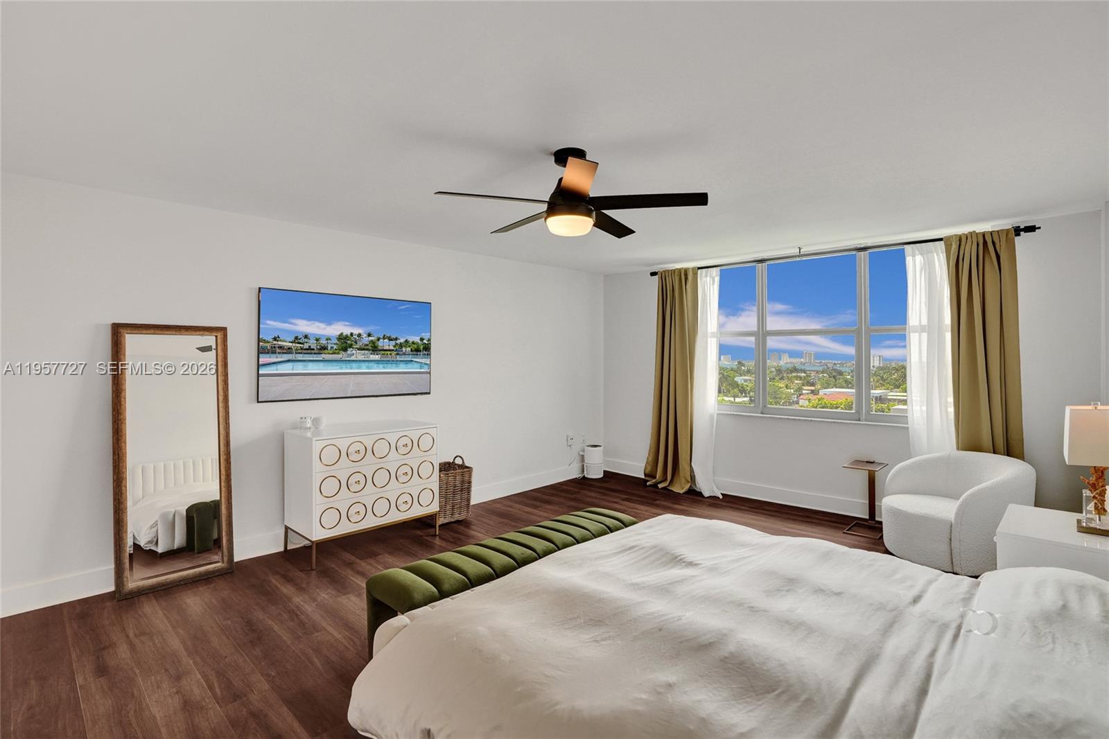 10000 W Bay Hbr Dr #PH23 Bay Harbor Islands, FL 33154