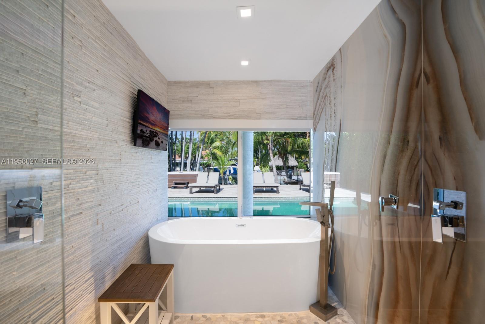 7910 Hawthorne Ave Miami Beach, FL 33141