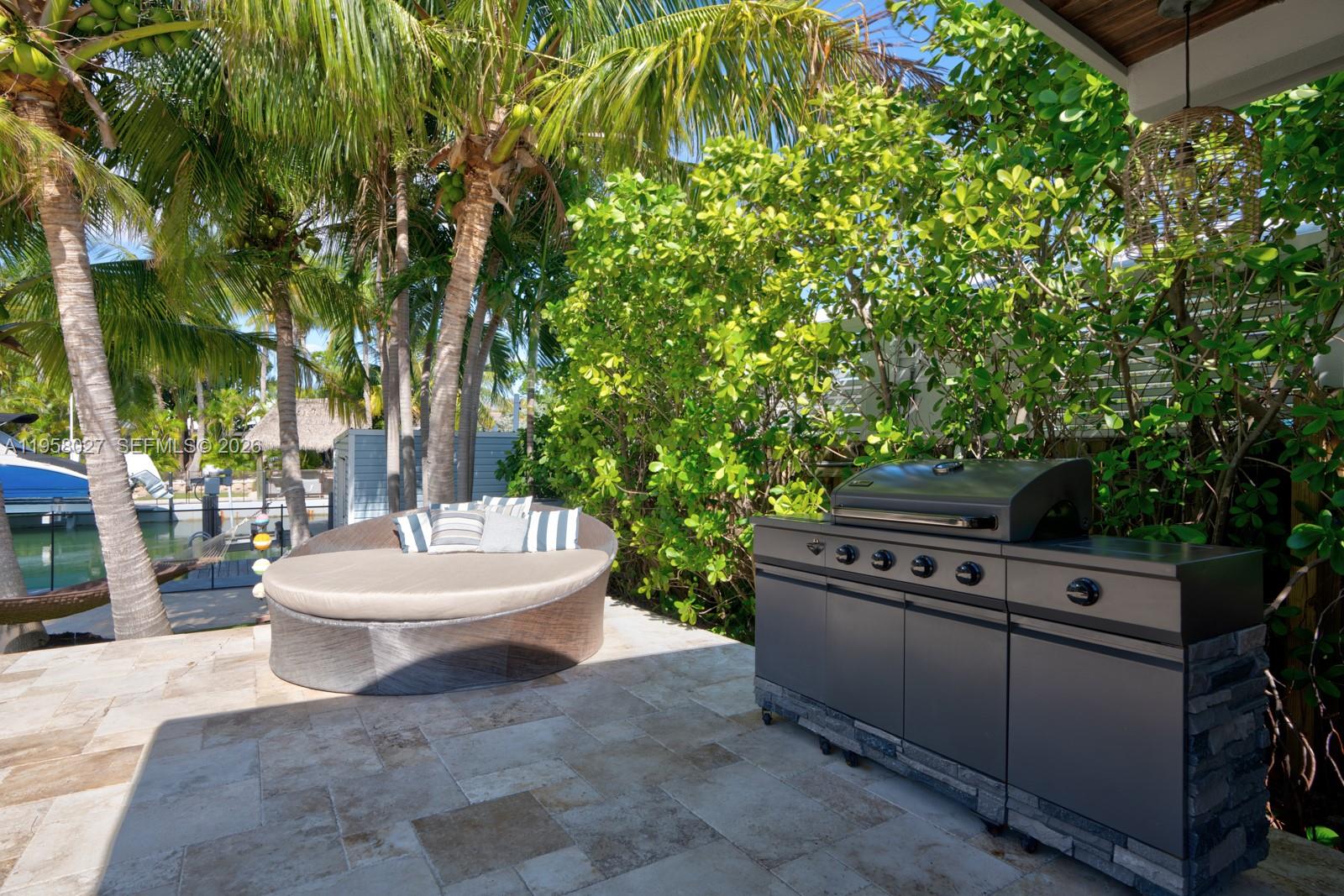 7910 Hawthorne Ave Miami Beach, FL 33141