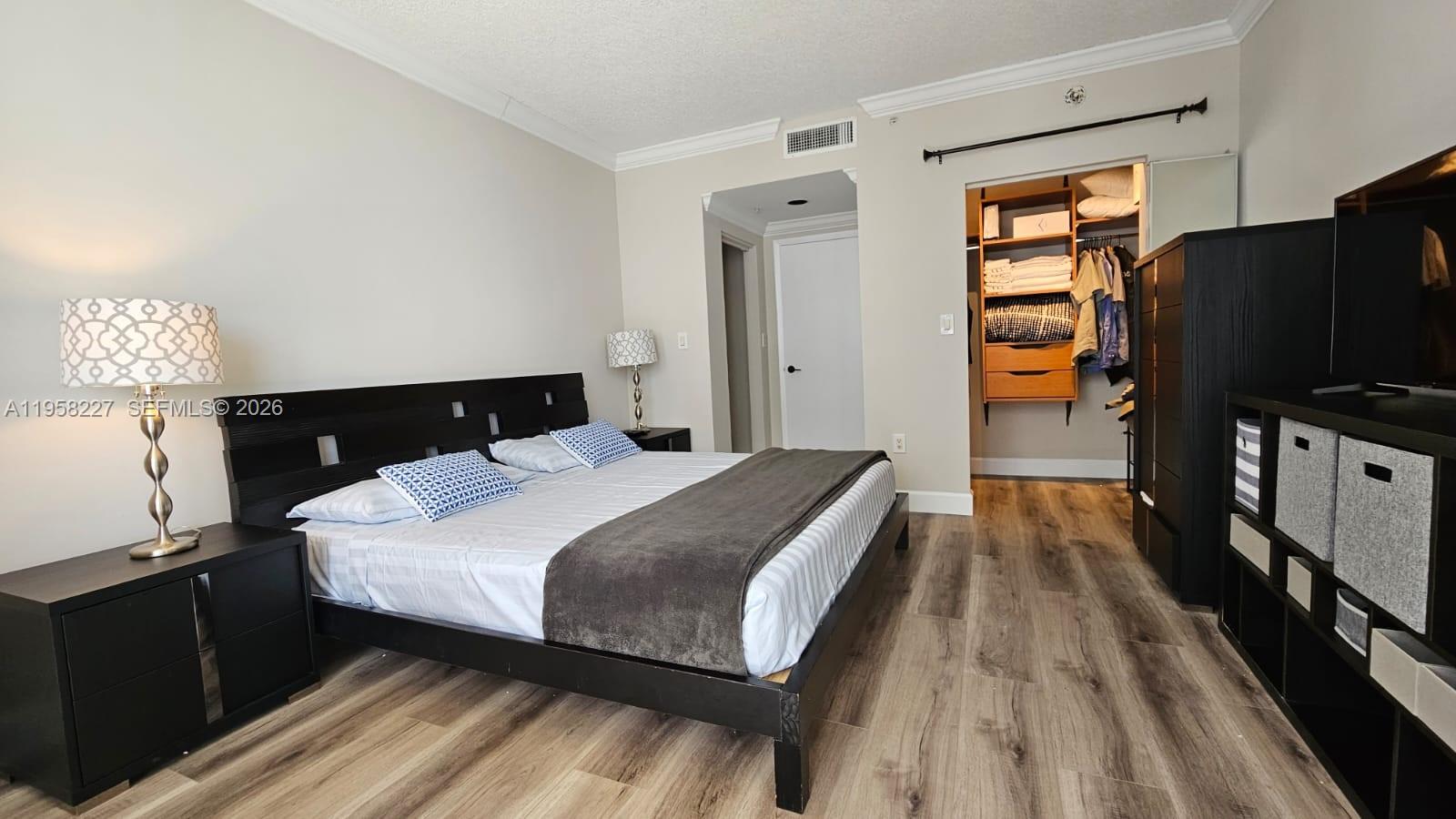 17375 Collins Ave #2304 Sunny Isles Beach, FL 33160