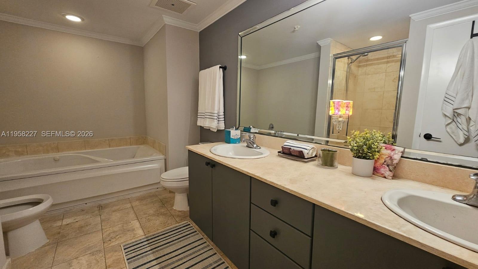 17375 Collins Ave #2304 Sunny Isles Beach, FL 33160