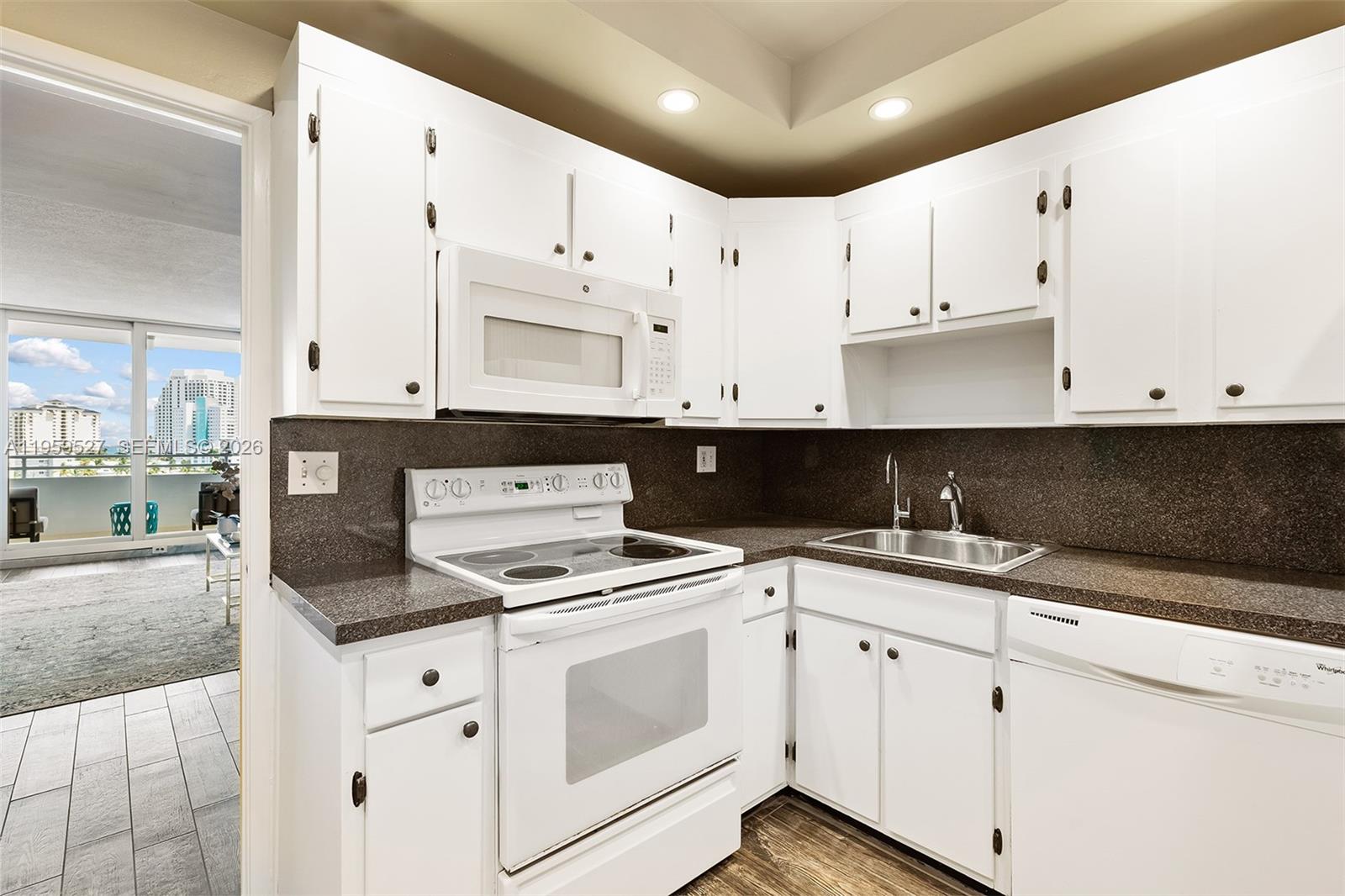 888 Intracoastal Dr #8B Fort Lauderdale, FL 33304