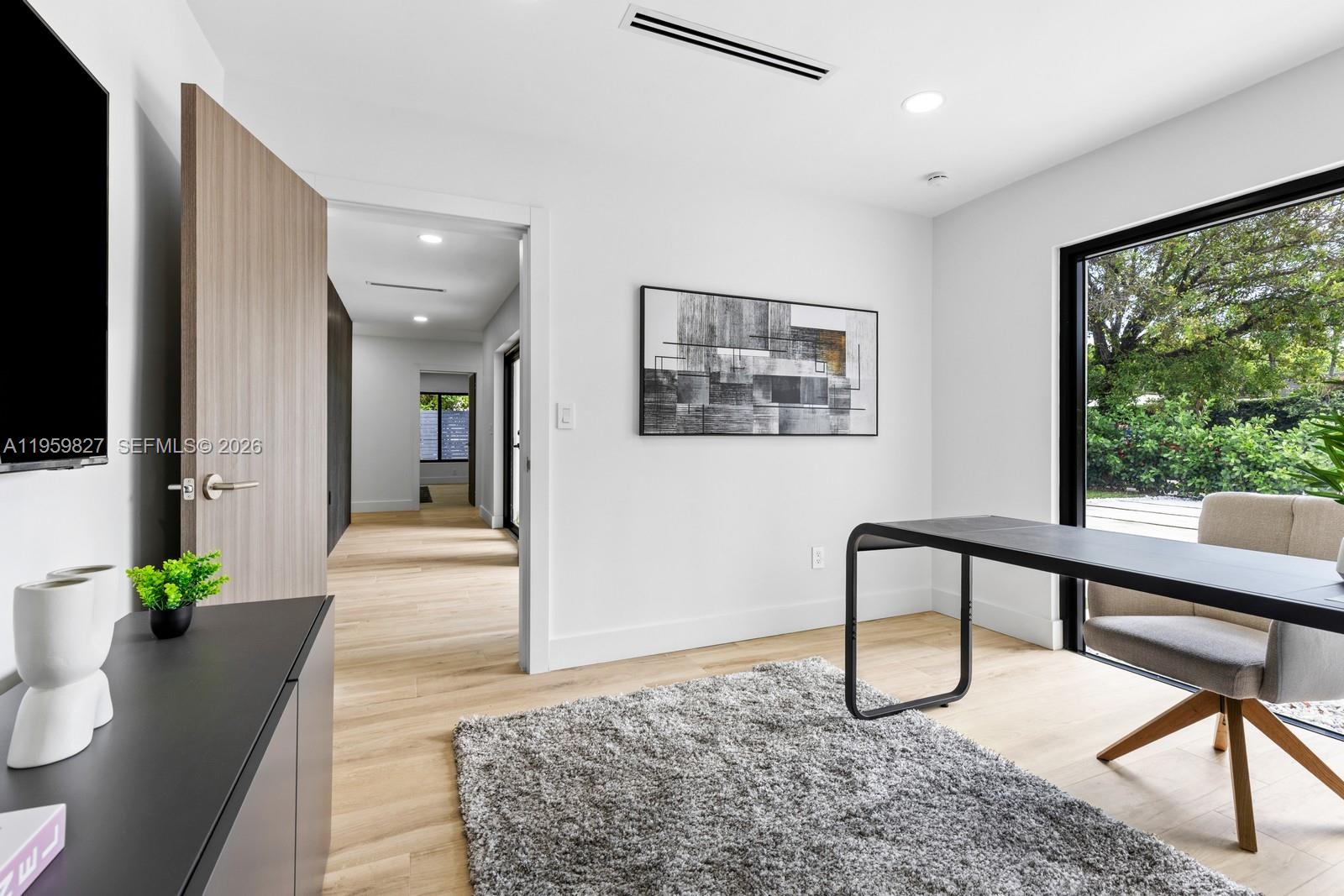 85 W Shore Dr W Miami, FL 33133