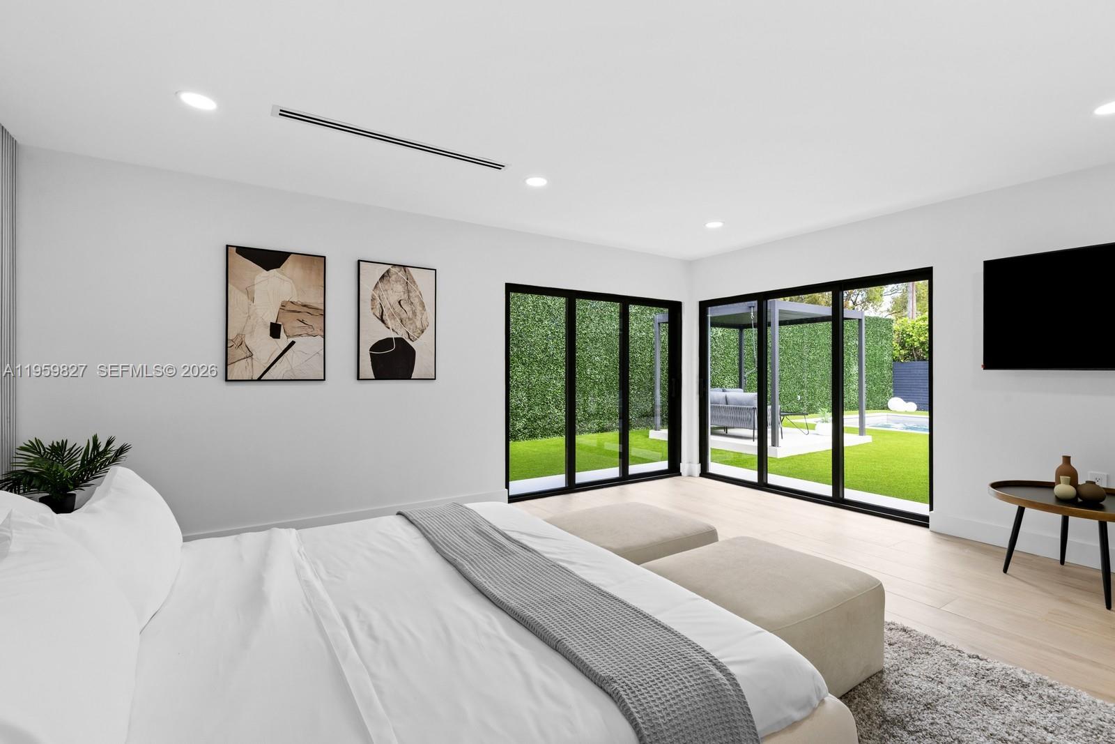 85 W Shore Dr W Miami, FL 33133