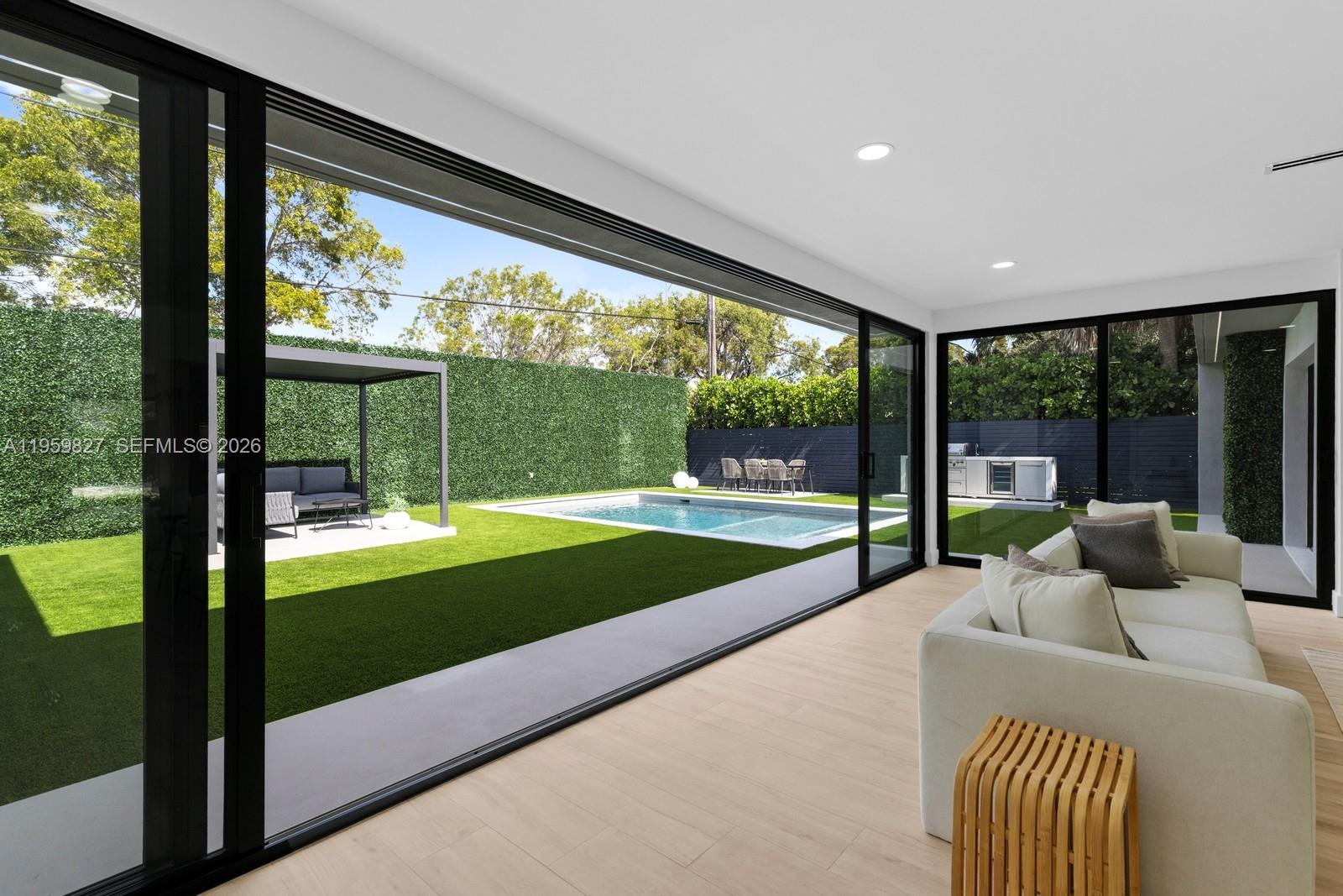 85 W Shore Dr W Miami, FL 33133