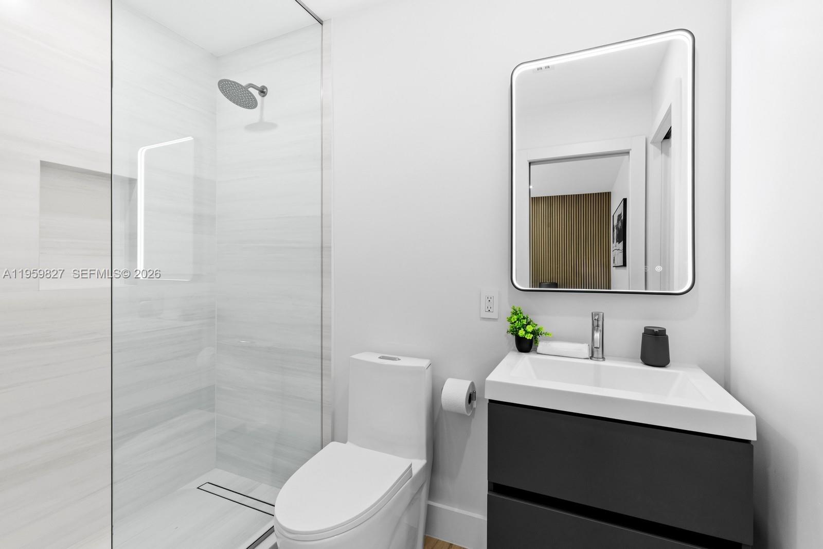 85 W Shore Dr W Miami, FL 33133