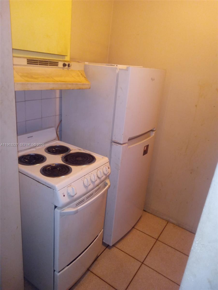 1925 Harding St #A-D