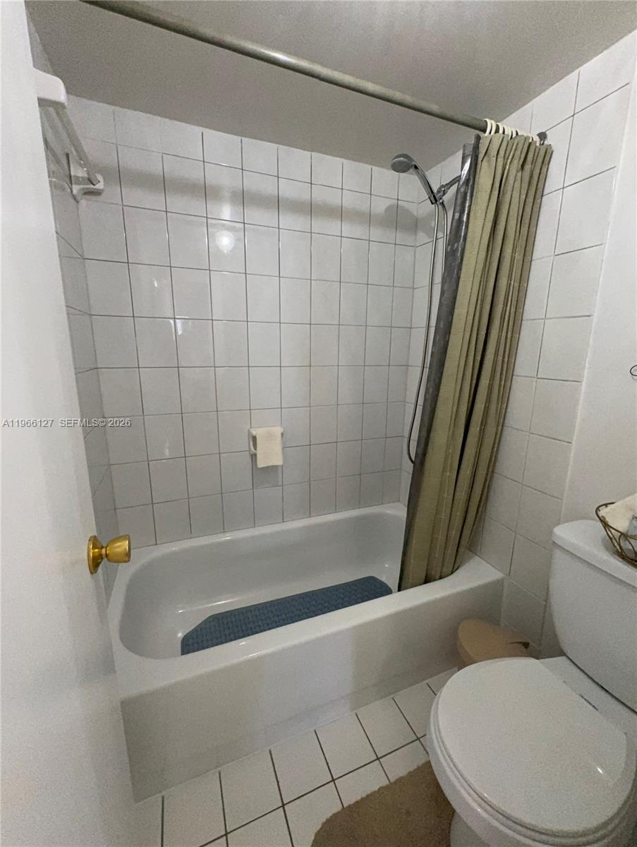 6190 W 19th Ave #205 Hialeah, FL 33012