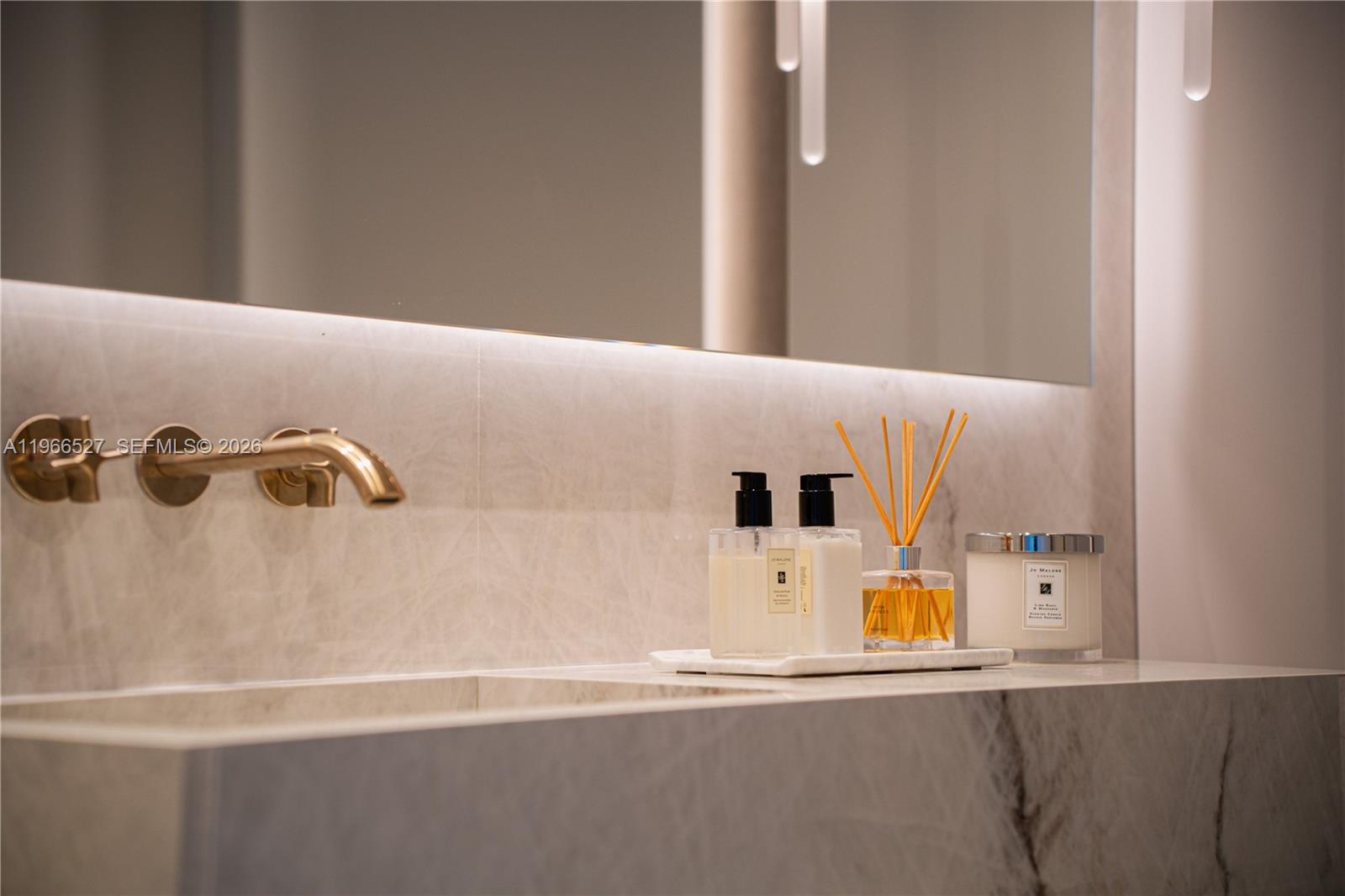 19575 Collins Ave #9 Sunny Isles Beach, FL 33160