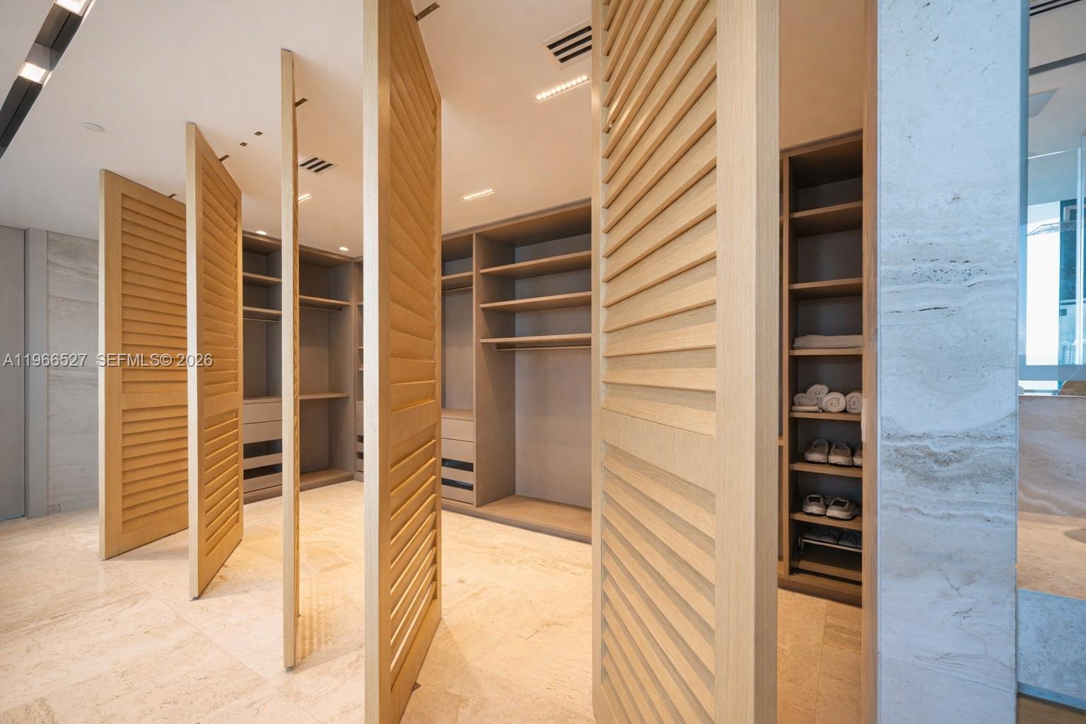 19575 Collins Ave #9 Sunny Isles Beach, FL 33160