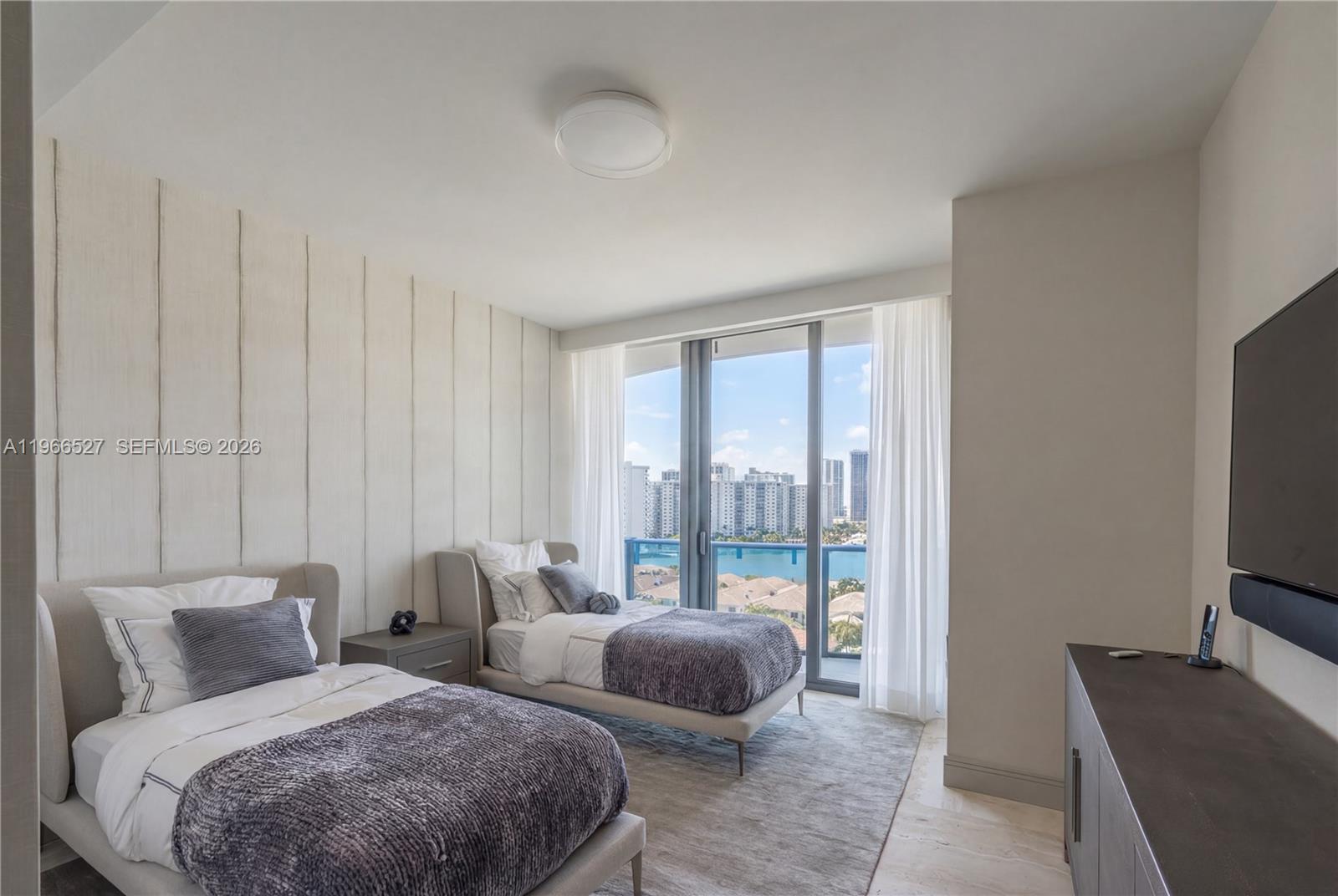 19575 Collins Ave #9 Sunny Isles Beach, FL 33160