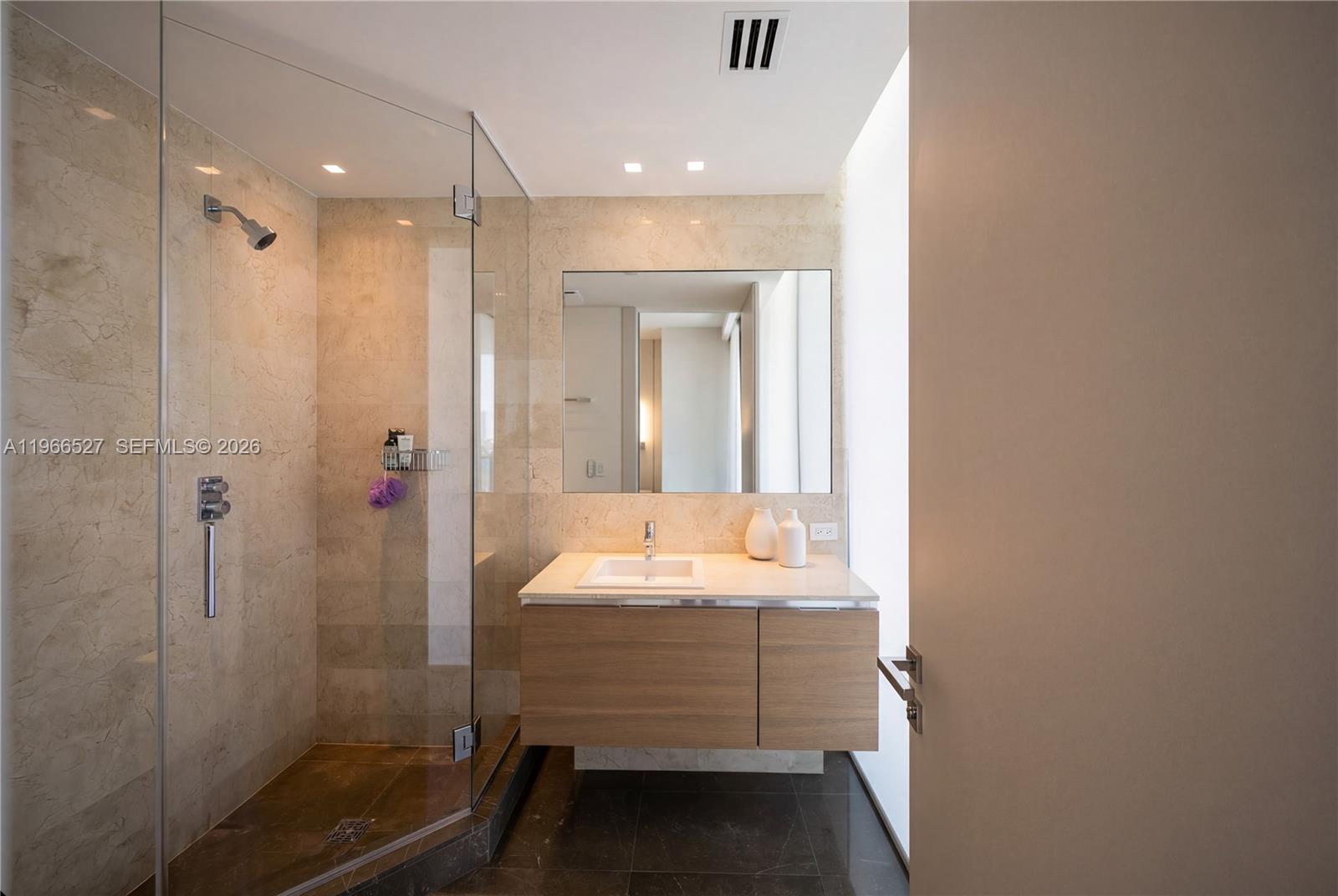 19575 Collins Ave #9 Sunny Isles Beach, FL 33160