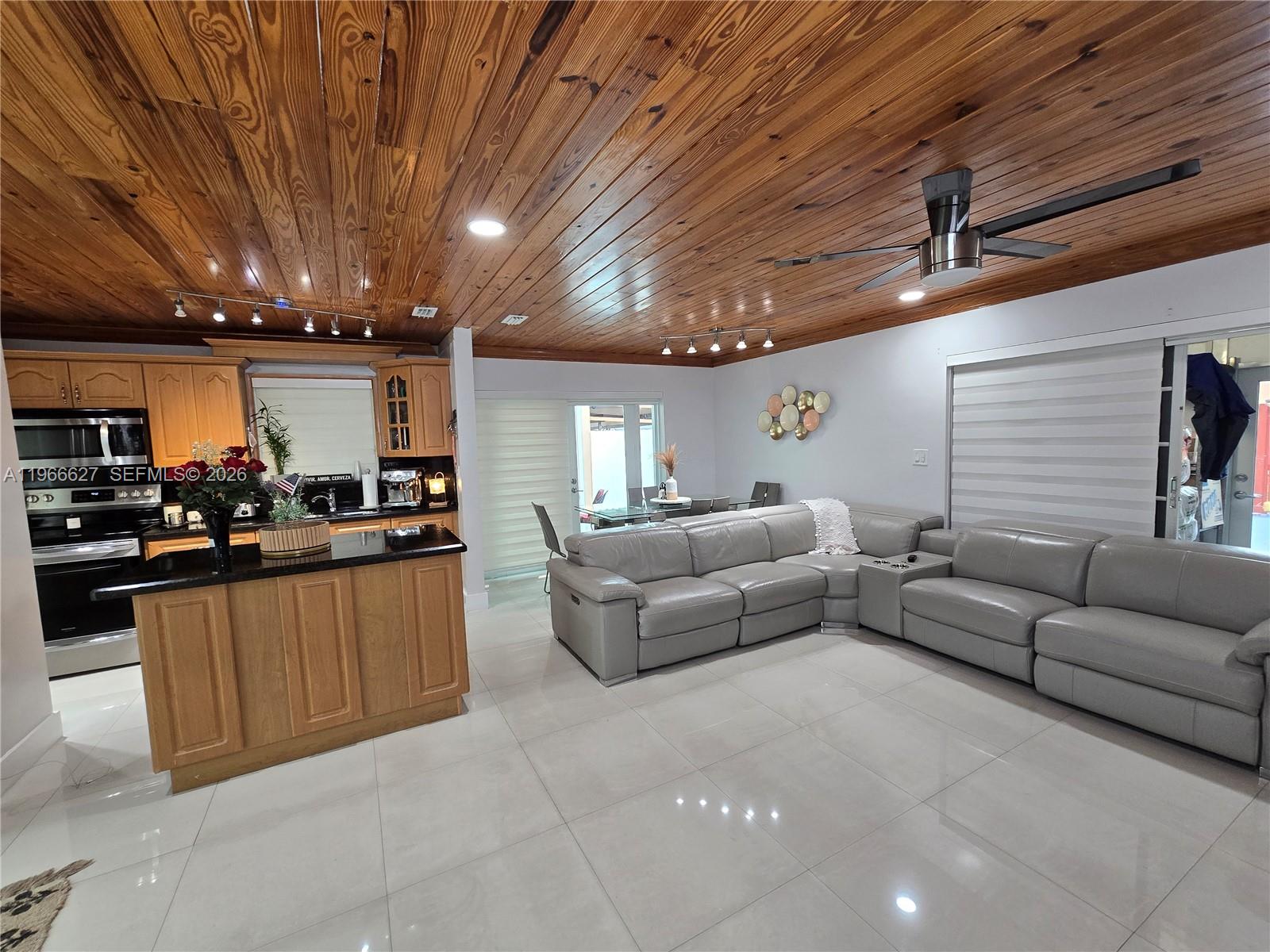 19261 SW 118th Ct Miami, FL 33177