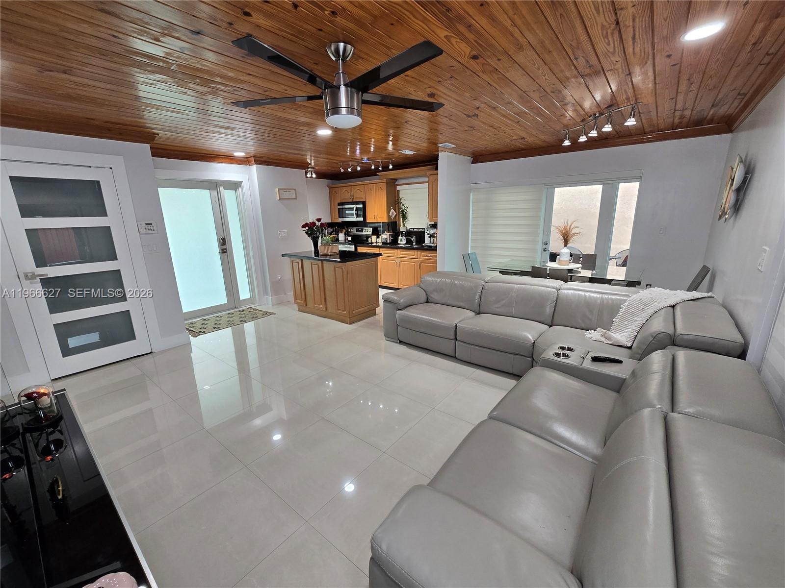 19261 SW 118th Ct Miami, FL 33177