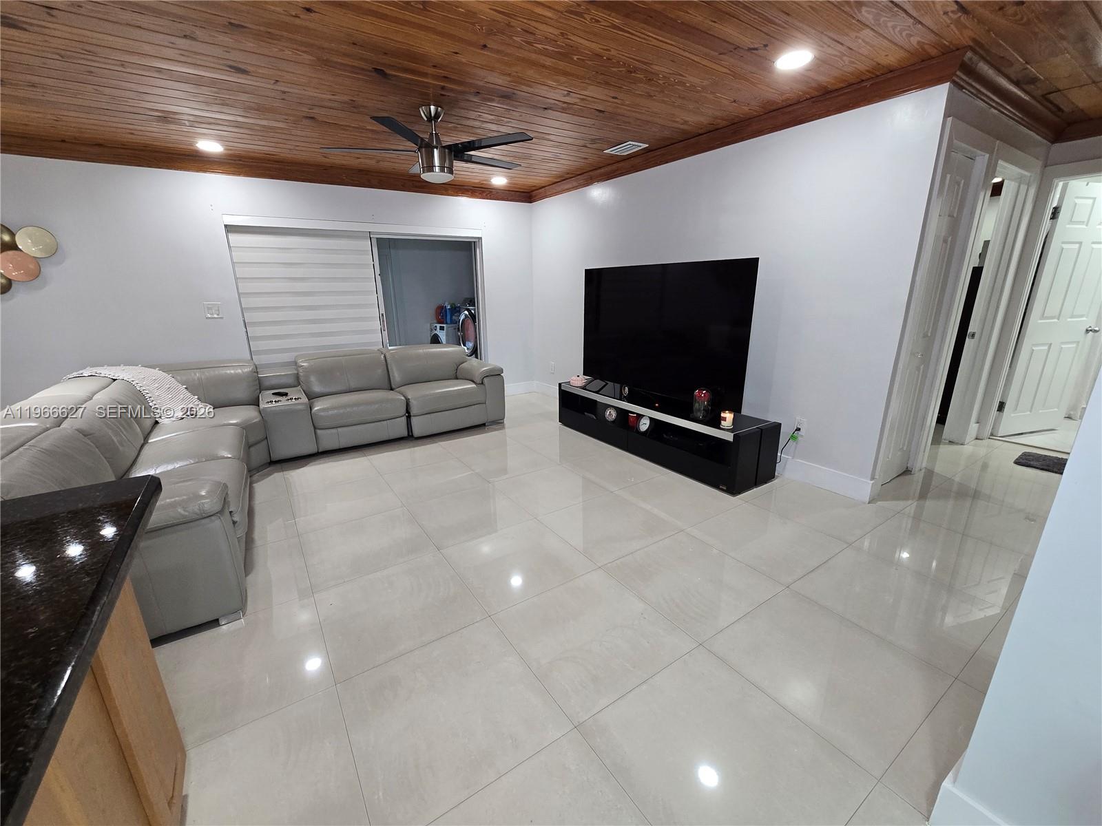 19261 SW 118th Ct Miami, FL 33177