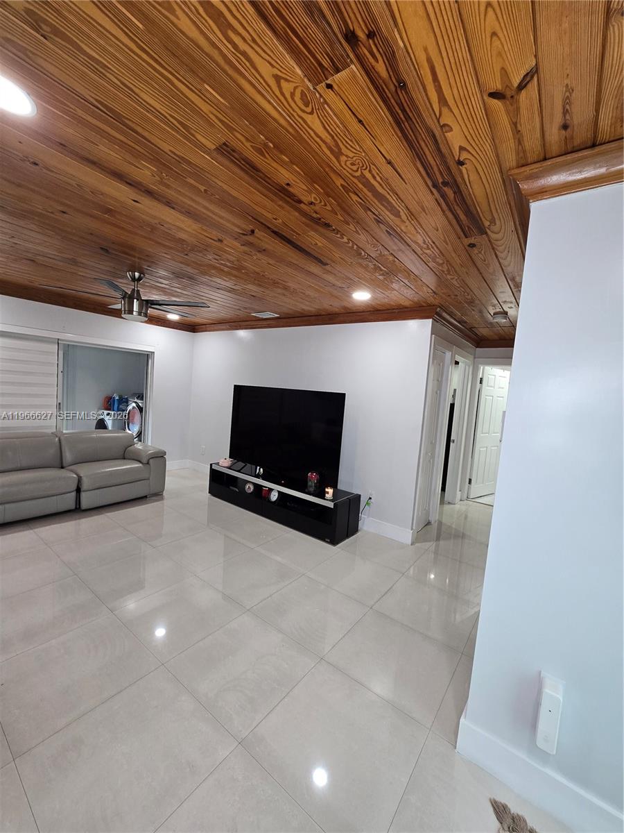 19261 SW 118th Ct Miami, FL 33177