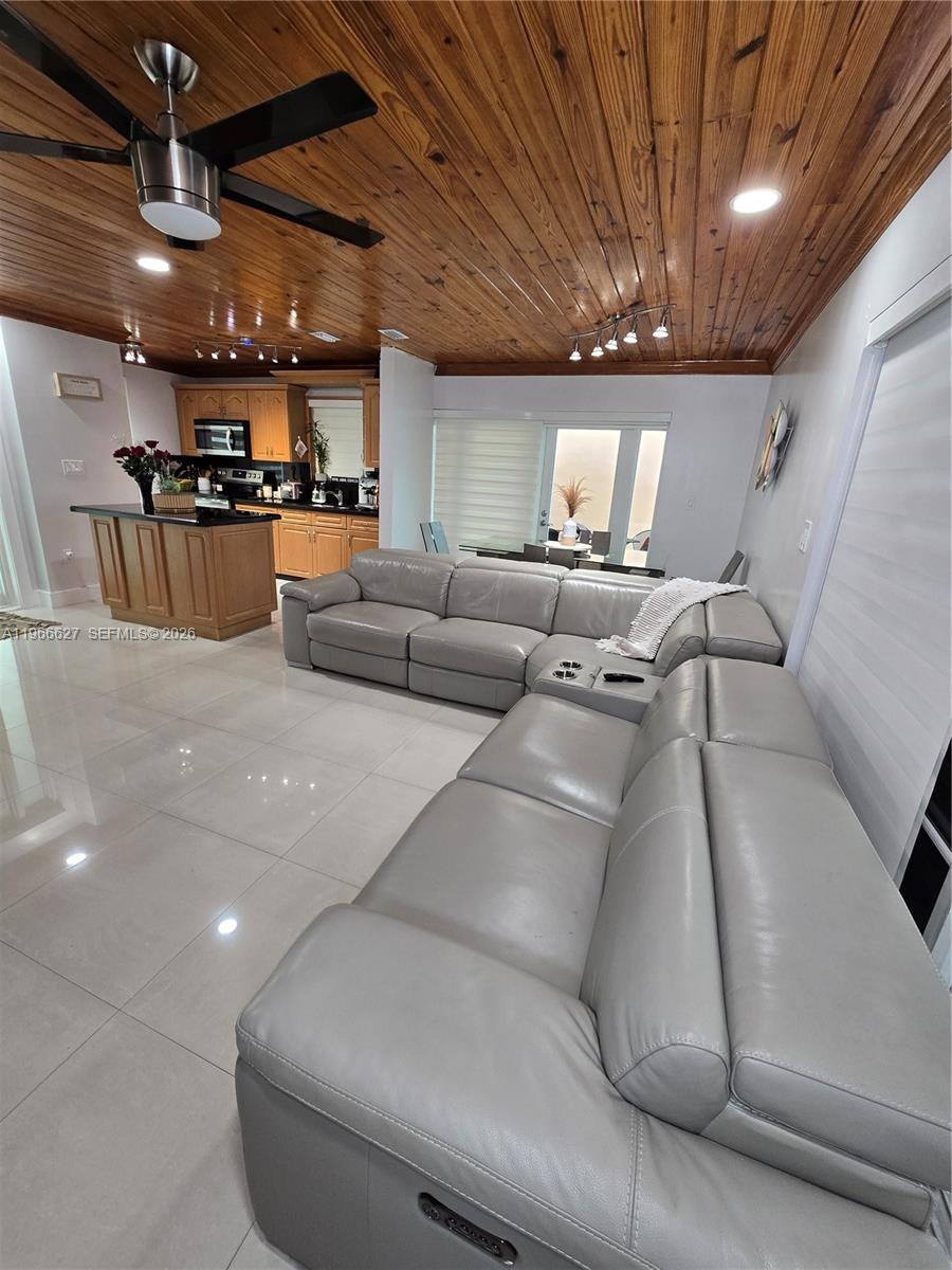 19261 SW 118th Ct Miami, FL 33177