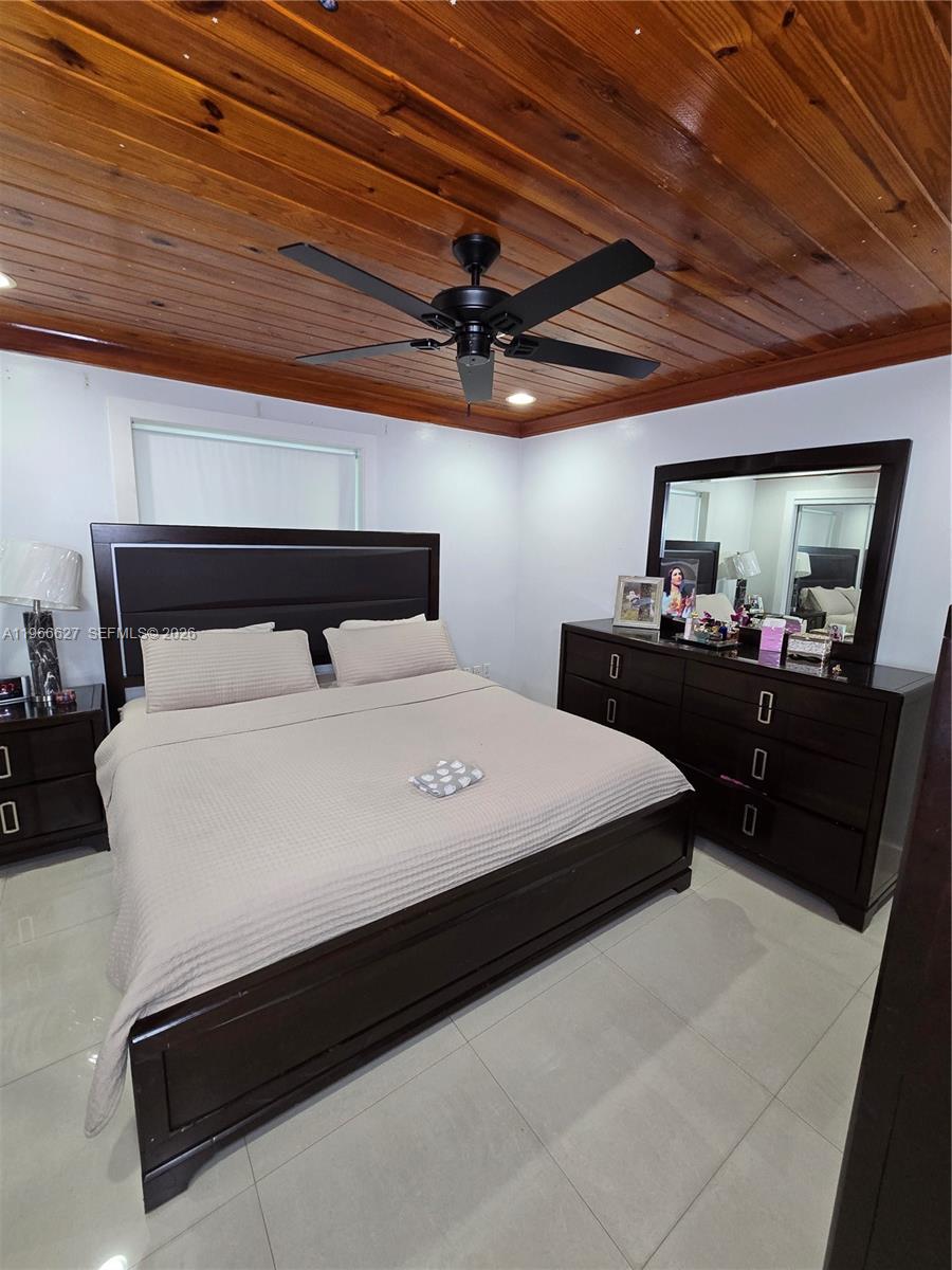 19261 SW 118th Ct Miami, FL 33177