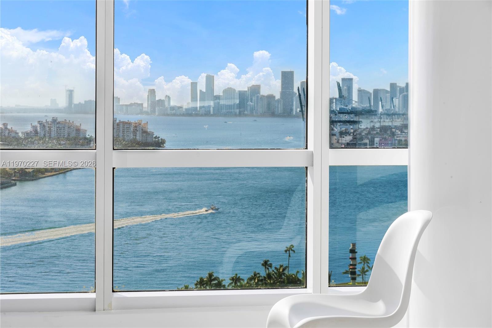 image Continuum South Beach South Tower24