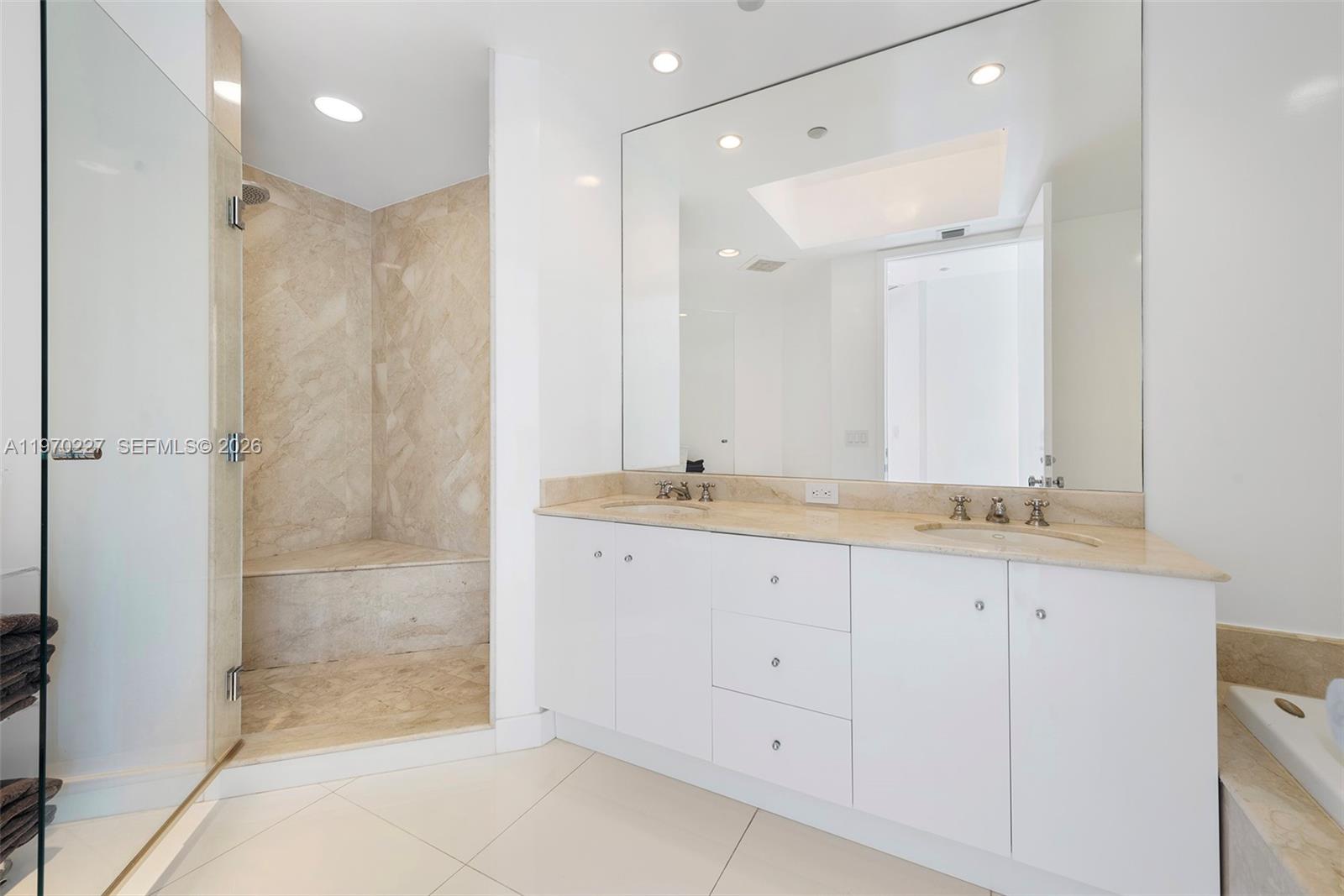 image Continuum South Beach South Tower36