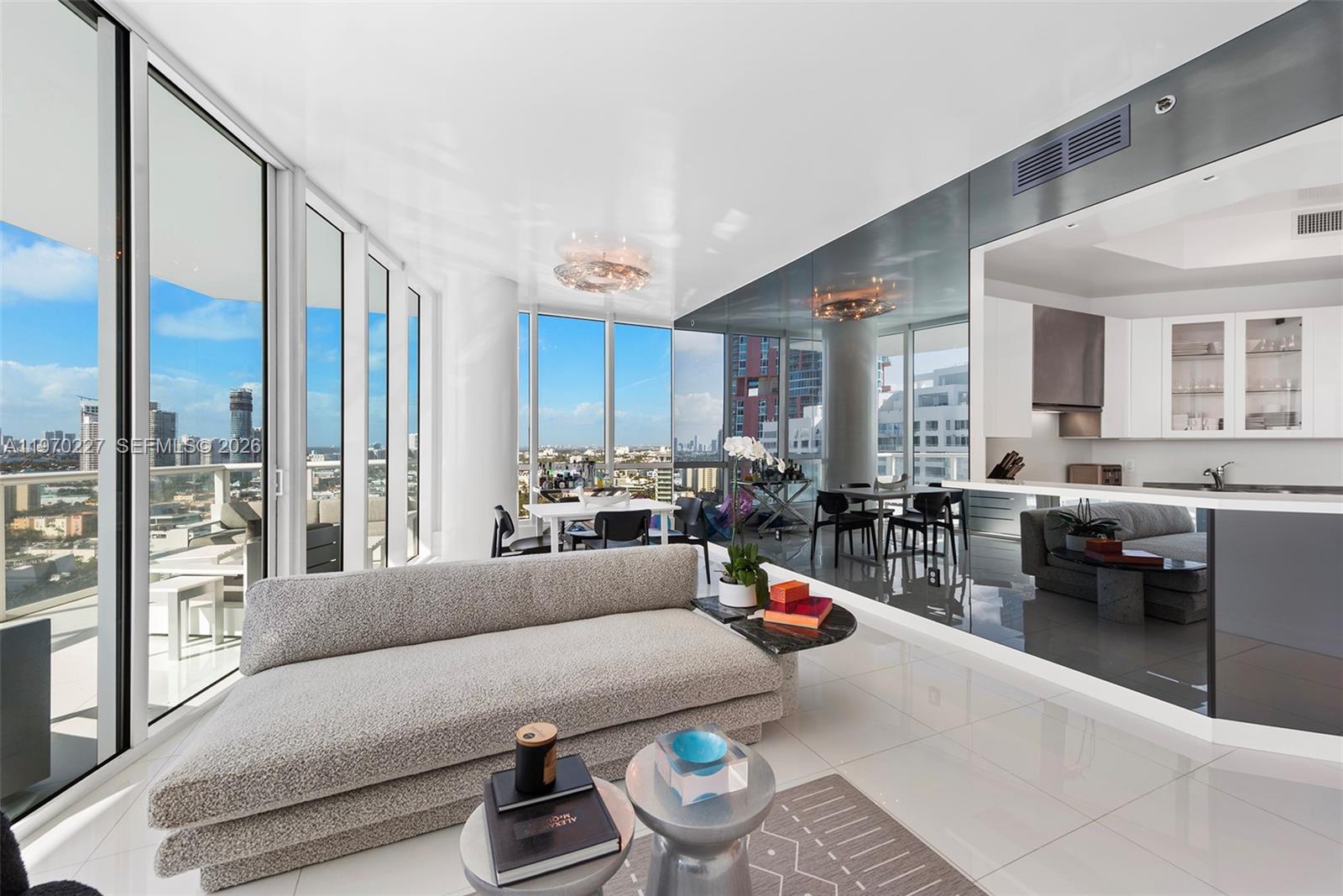 image Continuum South Beach South Tower8