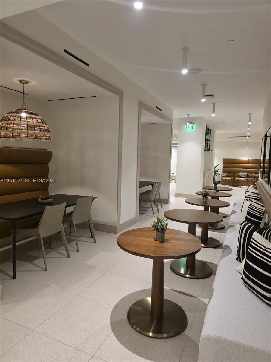 225 N Miami Ave #804 Miami, FL 33128