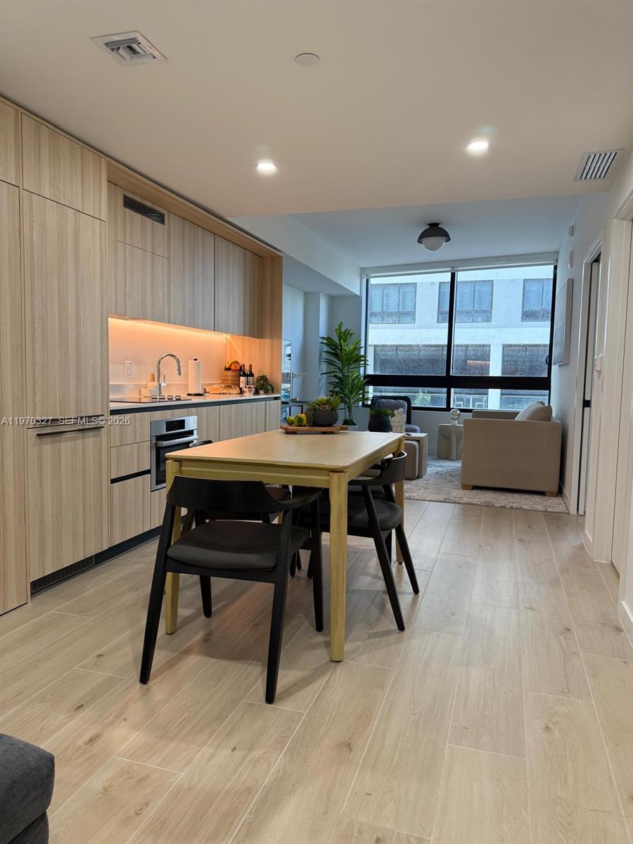 225 N Miami Ave #804 Miami, FL 33128