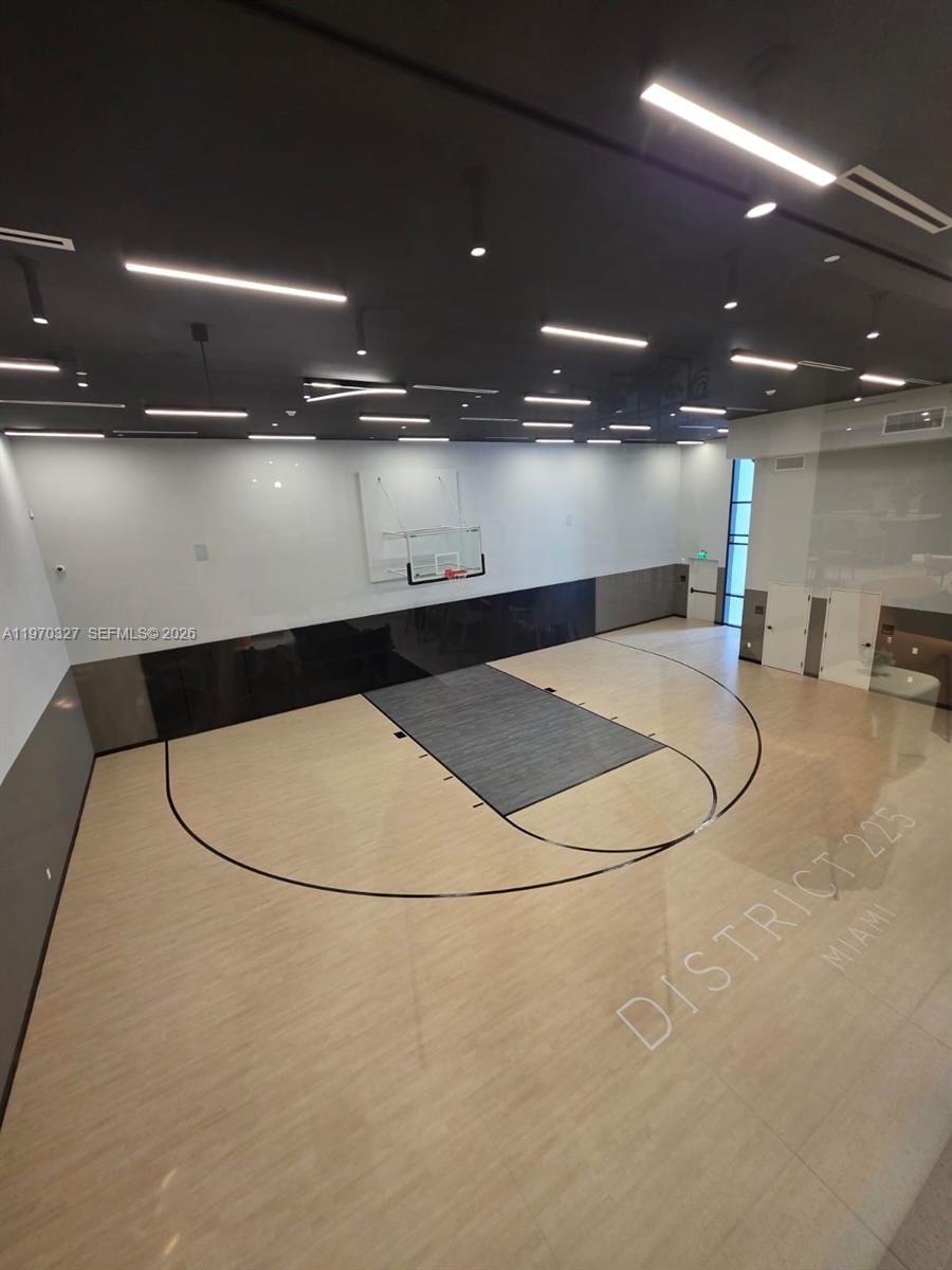 225 N Miami Ave #804 Miami, FL 33128