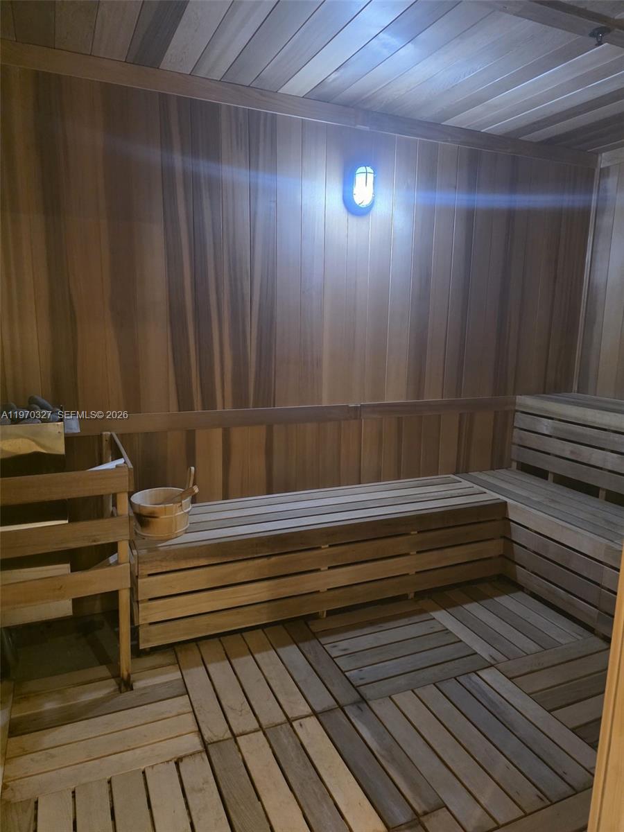 225 N Miami Ave #804 Miami, FL 33128