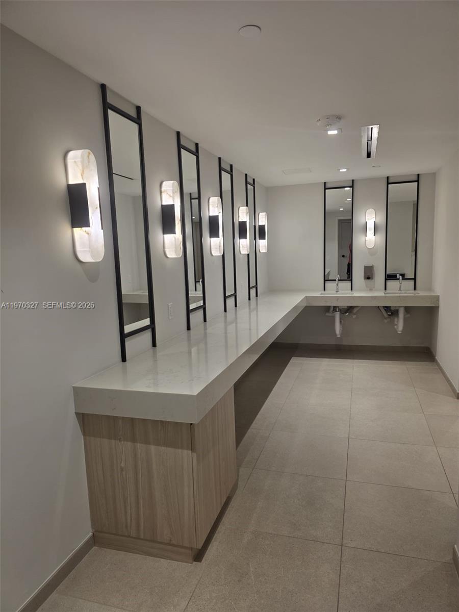 225 N Miami Ave #804 Miami, FL 33128