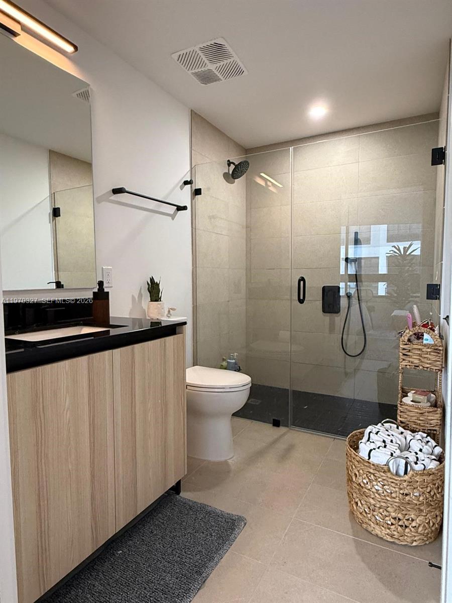 225 N Miami Ave #804 Miami, FL 33128