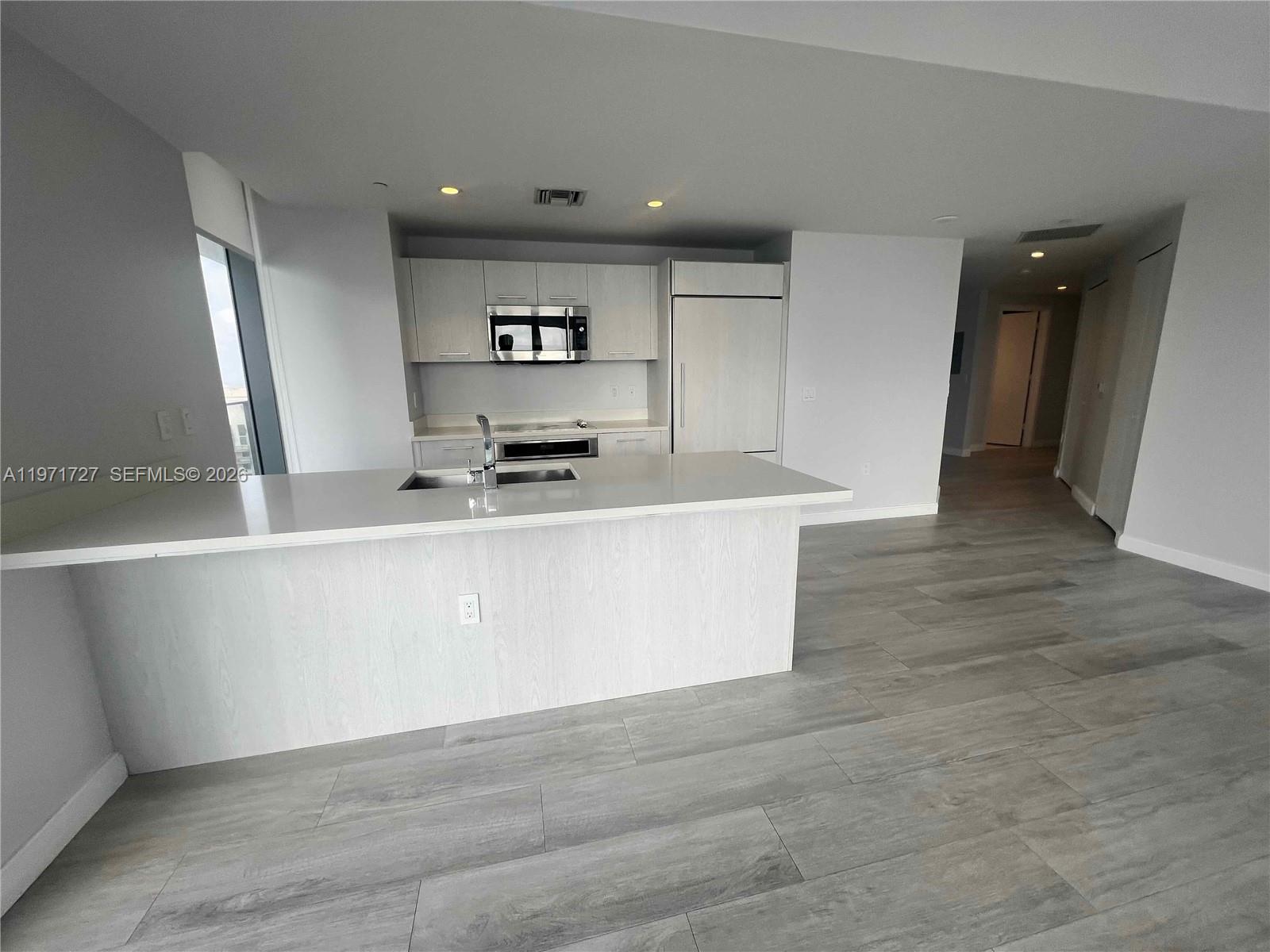 image Brickell Heights East6