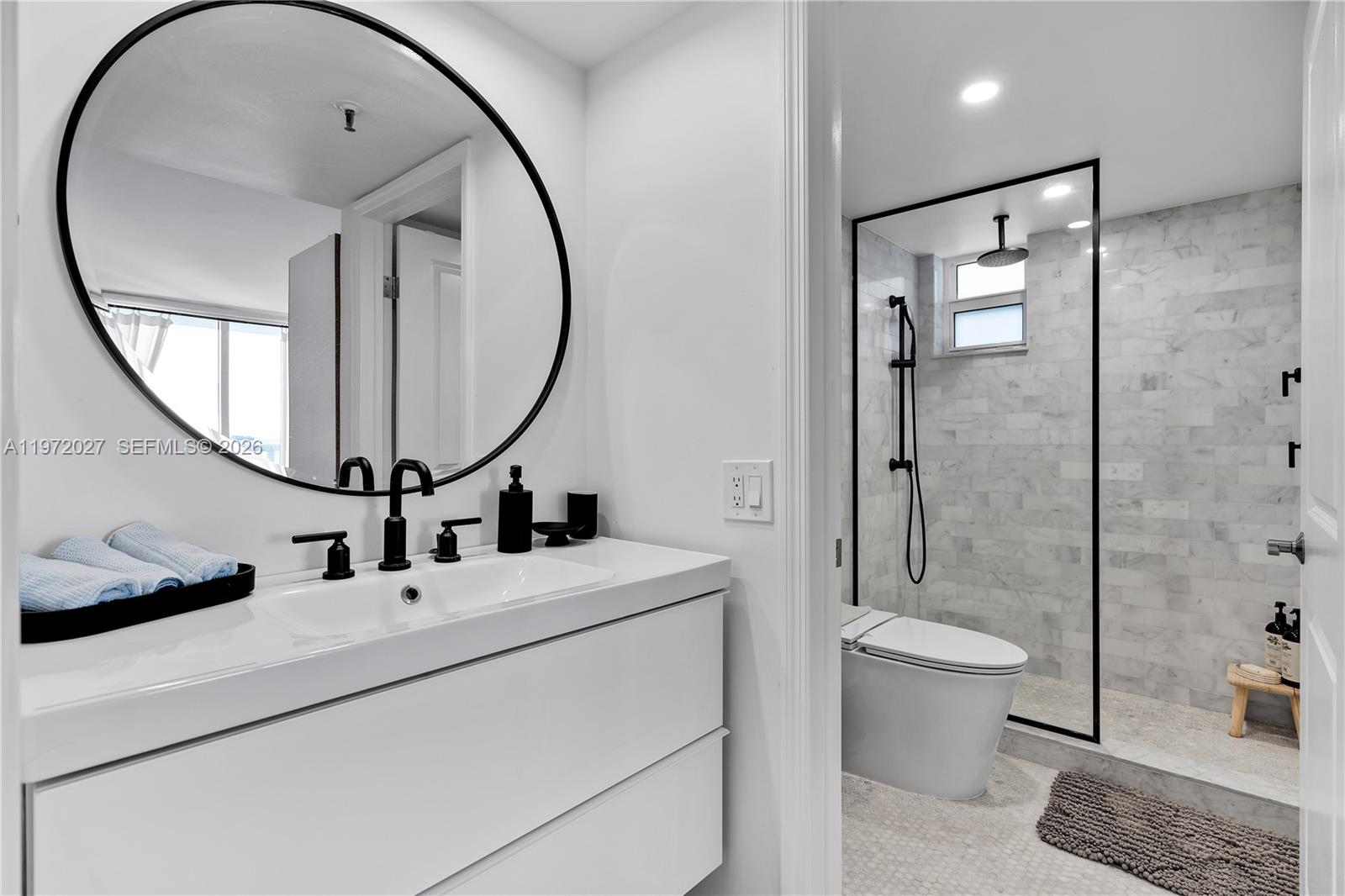 2457 Collins Ave #503 Miami Beach, FL 33140