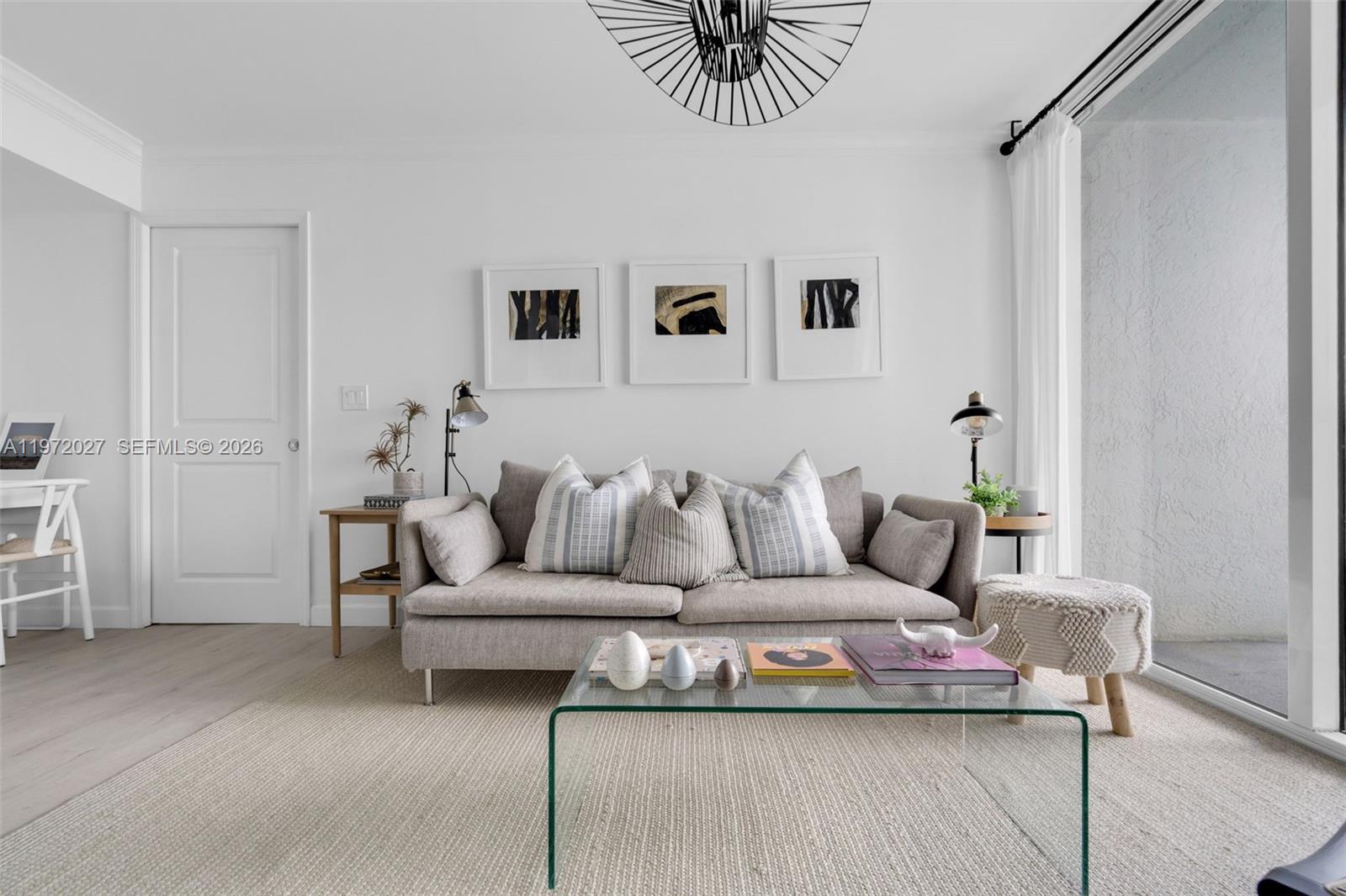 2457 Collins Ave #503 Miami Beach, FL 33140