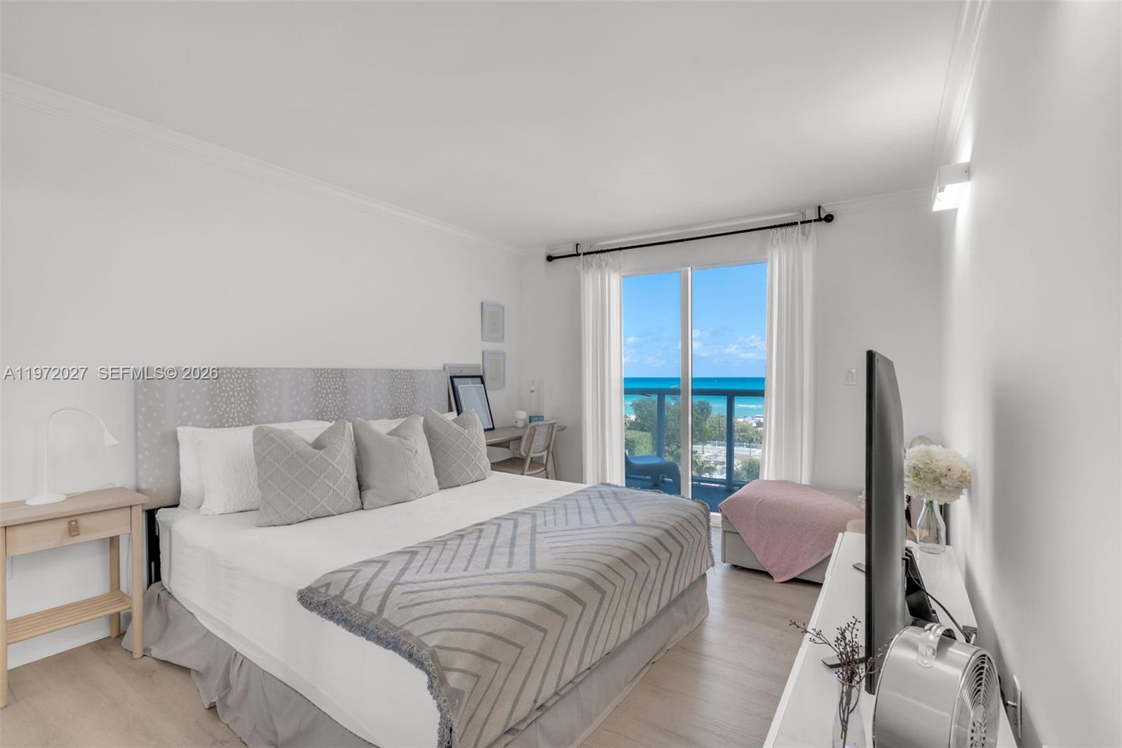 2457 Collins Ave #503 Miami Beach, FL 33140