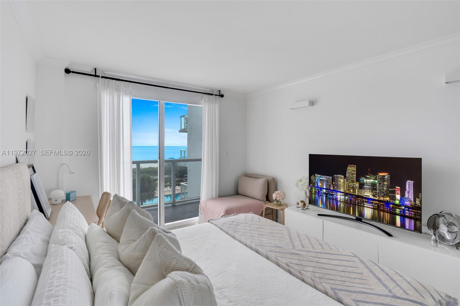 2457 Collins Ave #503 Miami Beach, FL 33140