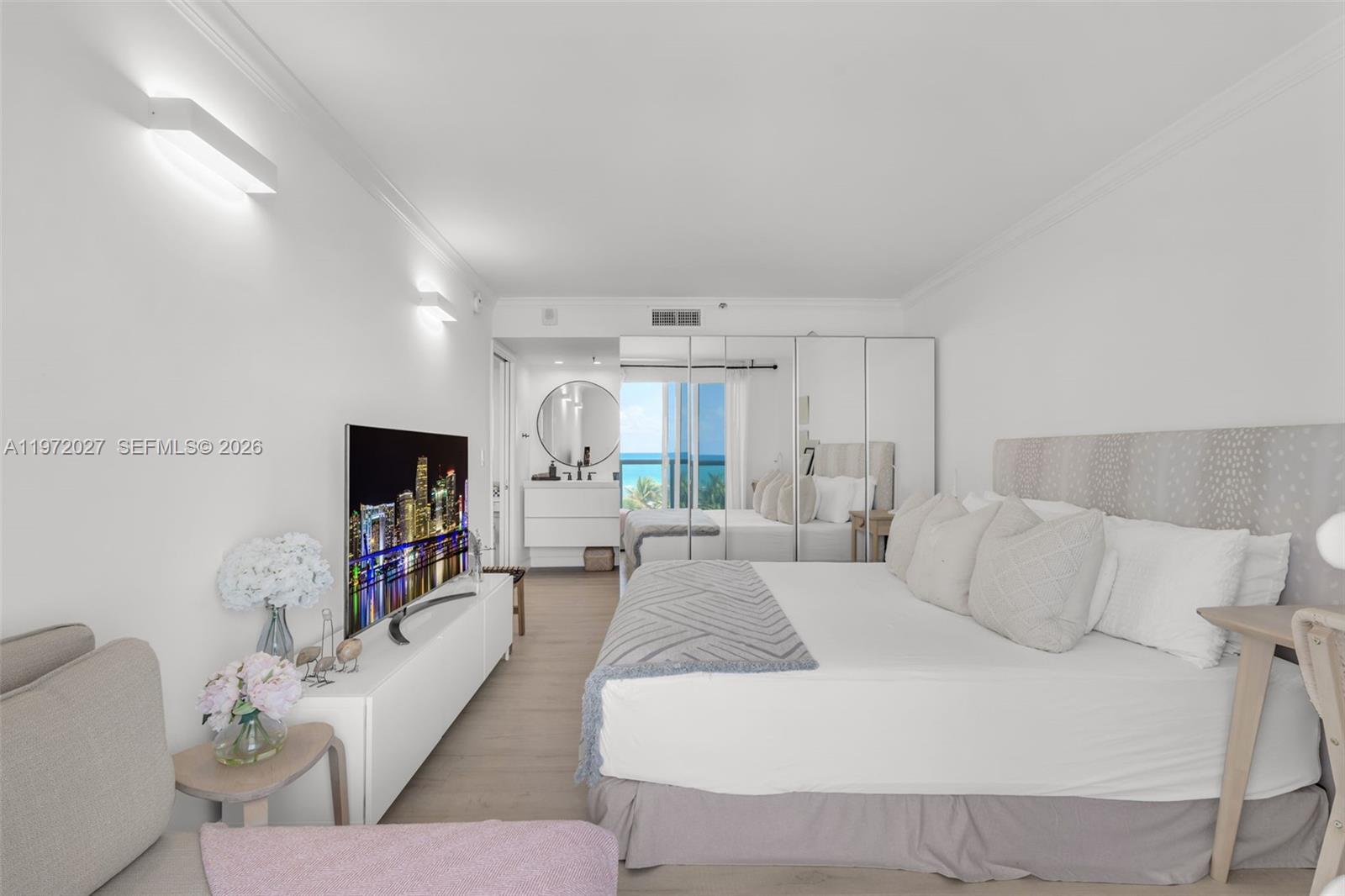 2457 Collins Ave #503 Miami Beach, FL 33140