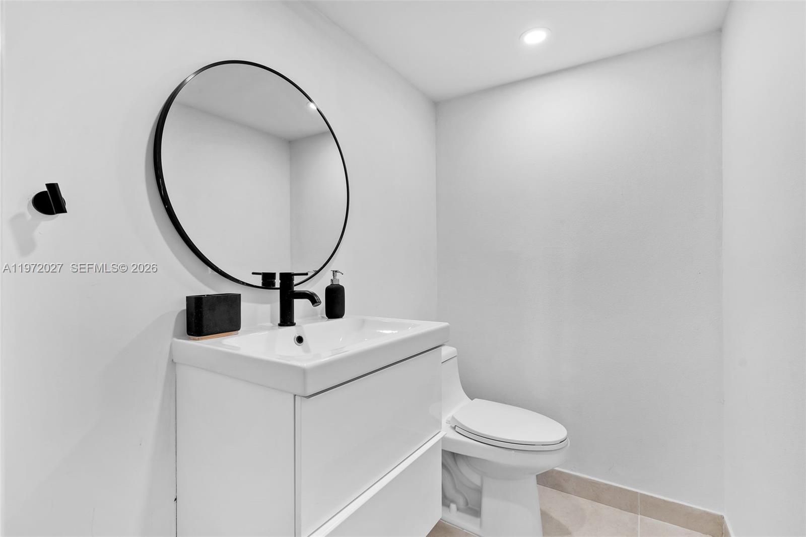 2457 Collins Ave #503 Miami Beach, FL 33140