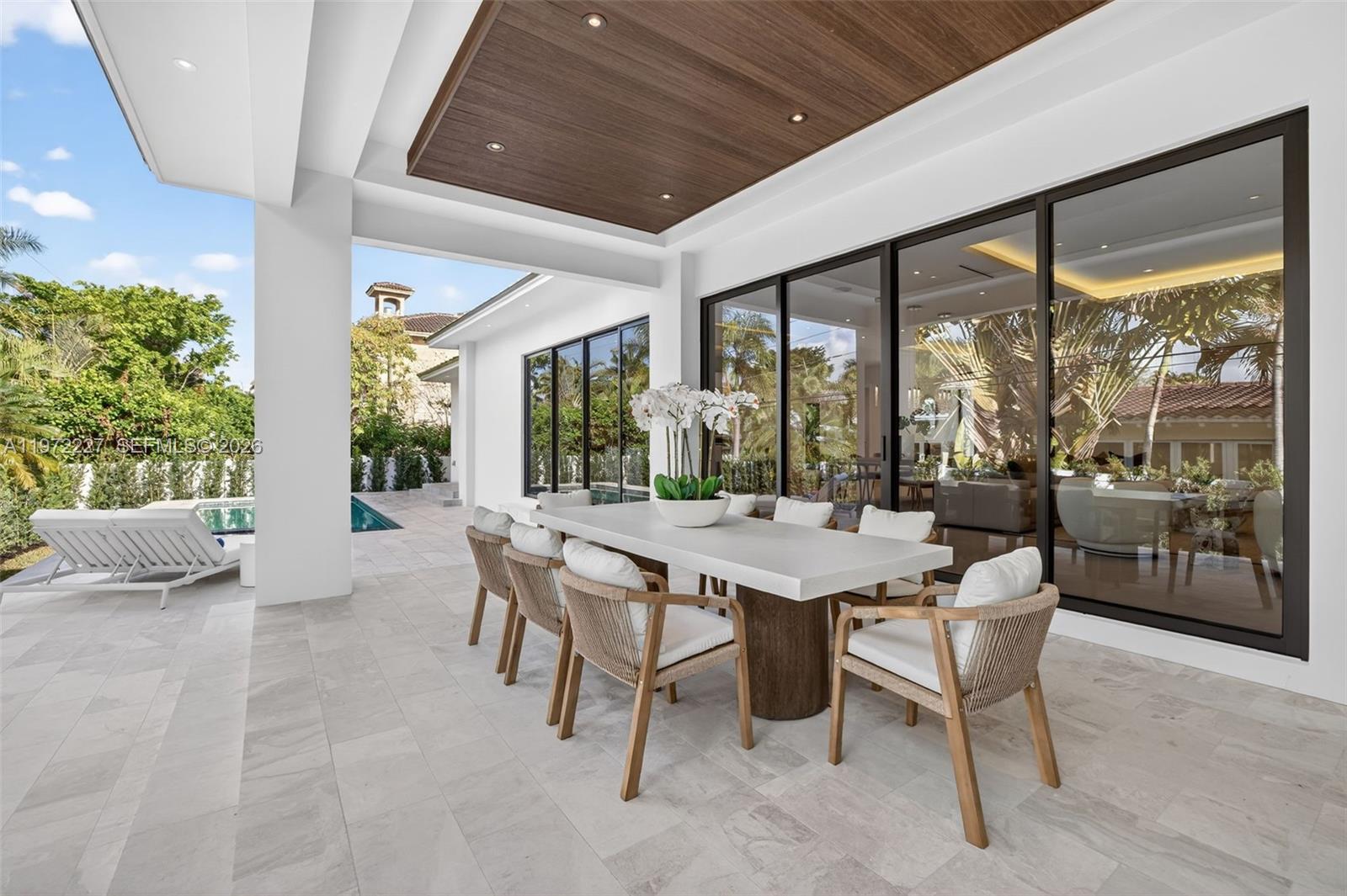 2709 NE 25th Ct Fort Lauderdale, FL 33305