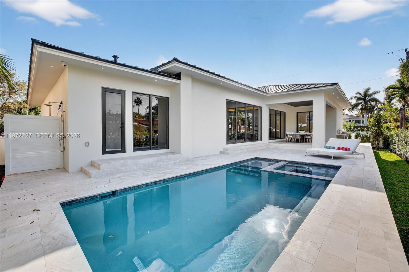 2709 NE 25th Ct Fort Lauderdale, FL 33305