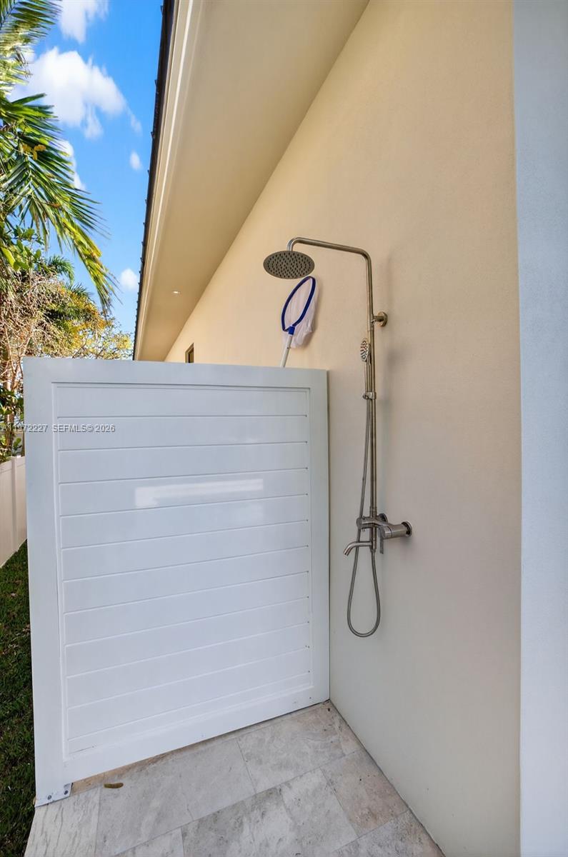 2709 NE 25th Ct Fort Lauderdale, FL 33305