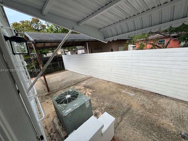 34 NW 69th St Miami, FL 33150