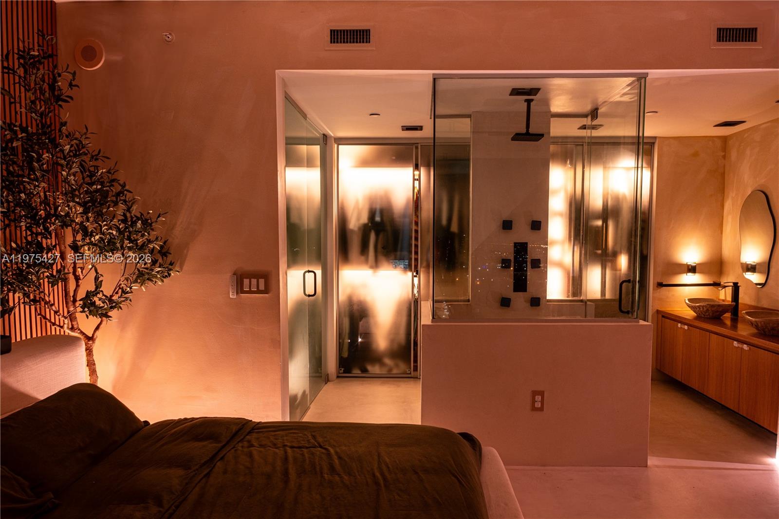 1040 Biscayne Blvd #Apt 2905 Miami, FL 33132