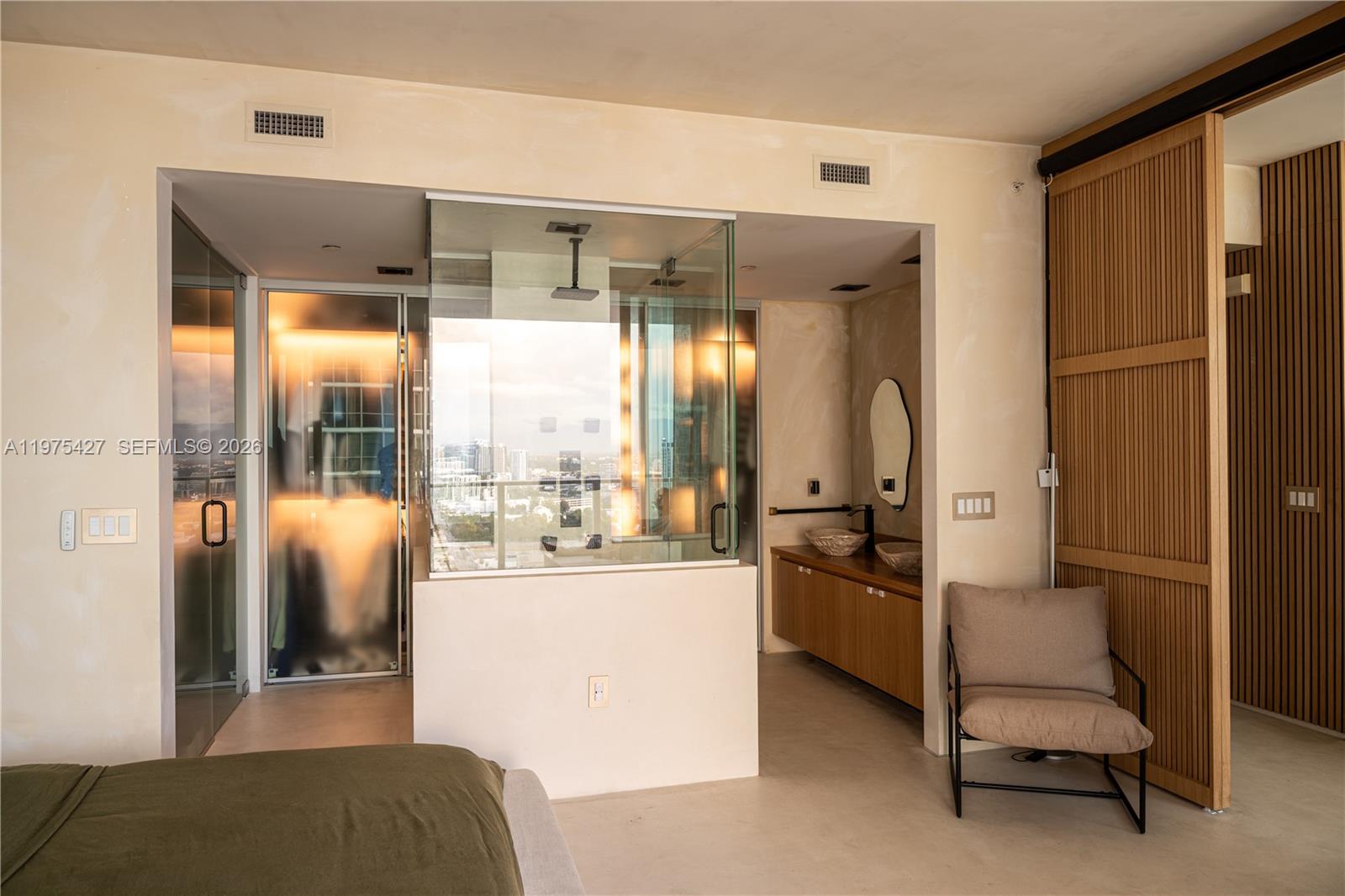 1040 Biscayne Blvd #Apt 2905 Miami, FL 33132