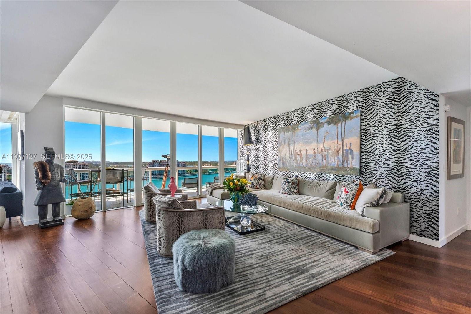 1000 S Pointe Dr #1503 Miami Beach, FL 33139