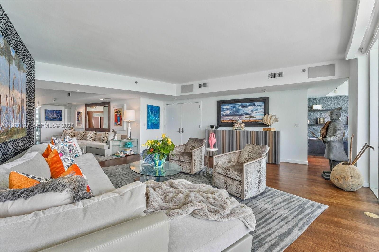 1000 S Pointe Dr #1503 Miami Beach, FL 33139