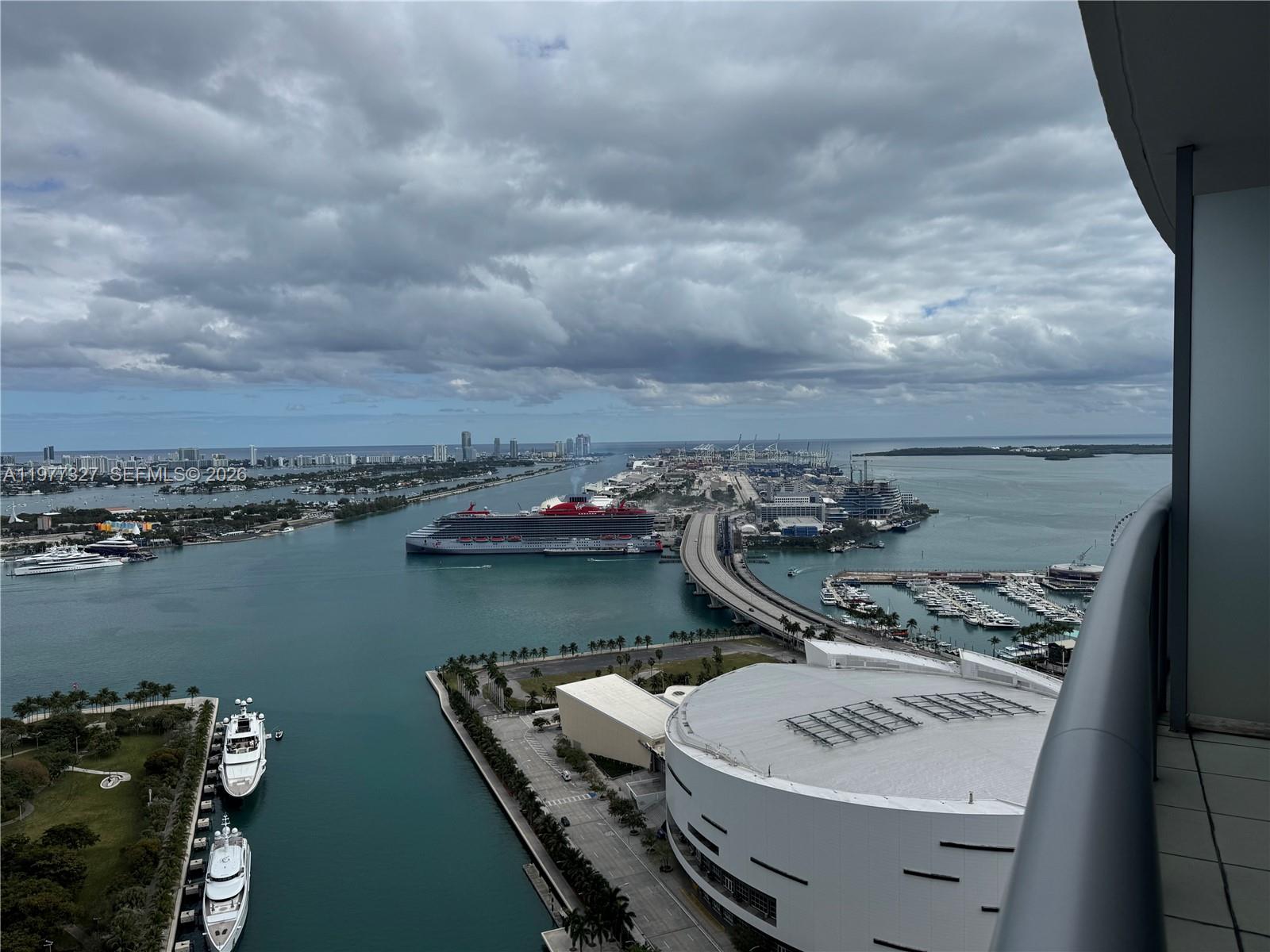 888 Biscayne Blvd #4011