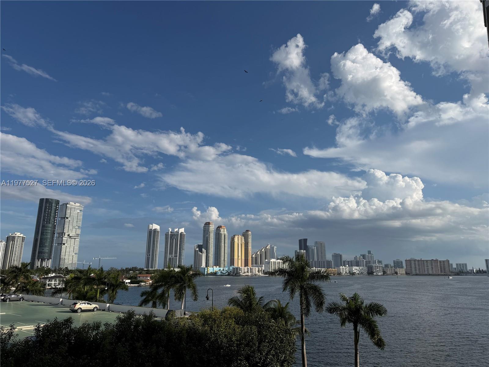 3600 Mystic Pointe Dr #615