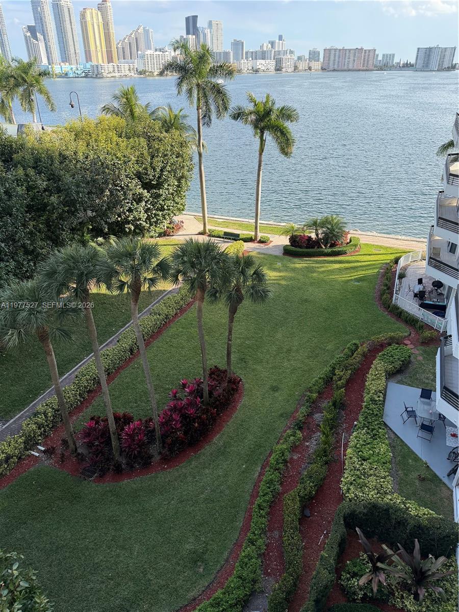 3600 Mystic Pointe Dr #615 Aventura, FL 33180