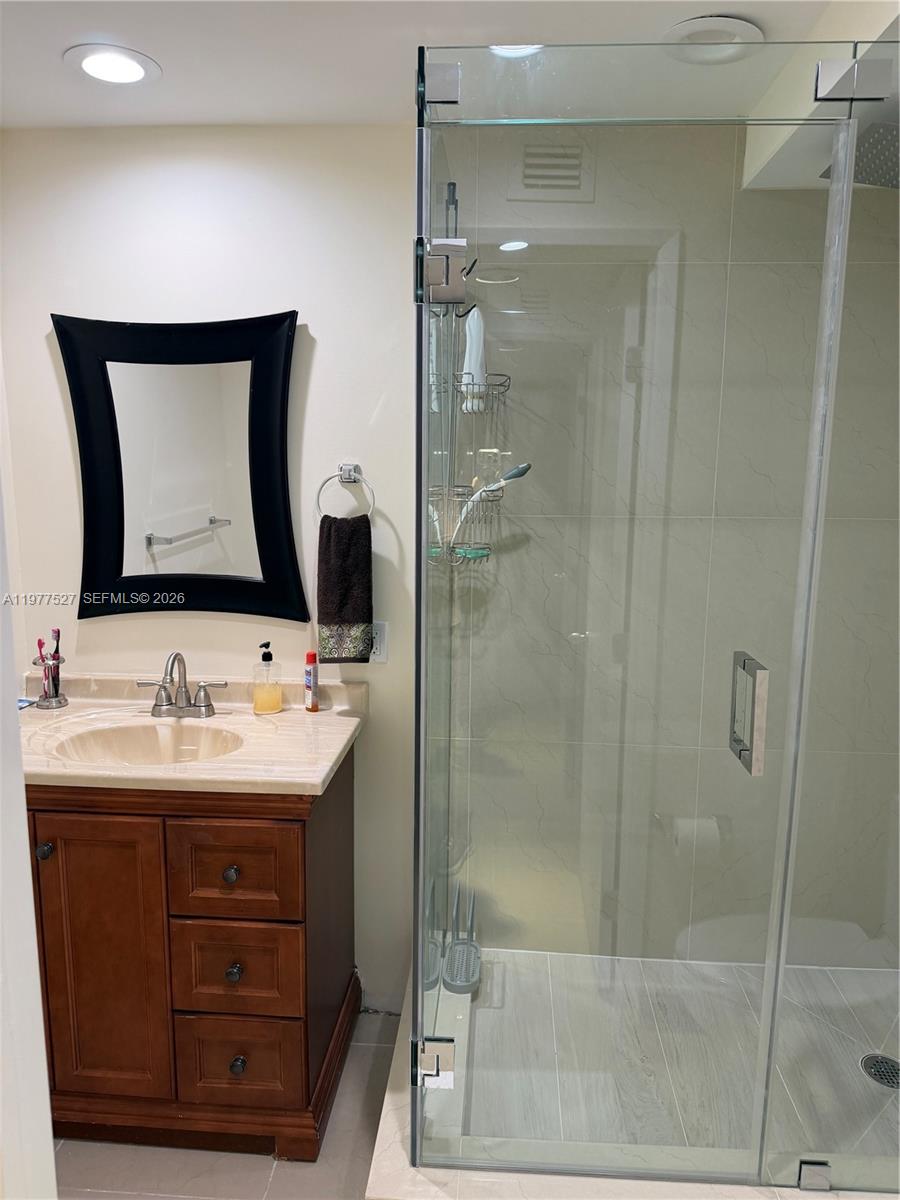 3600 Mystic Pointe Dr #615 Aventura, FL 33180